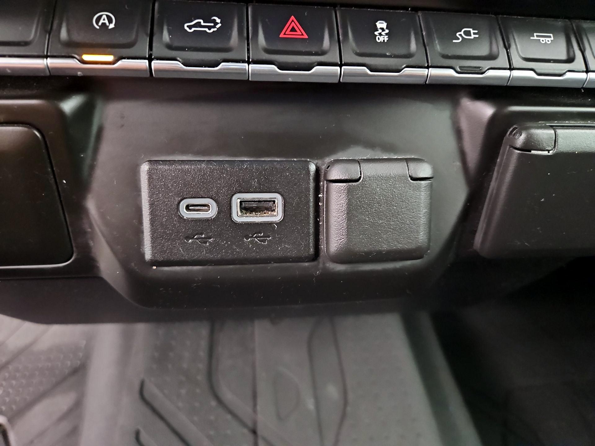 Thumbnail: 2021 Chevrolet Silverado 1500 - 18