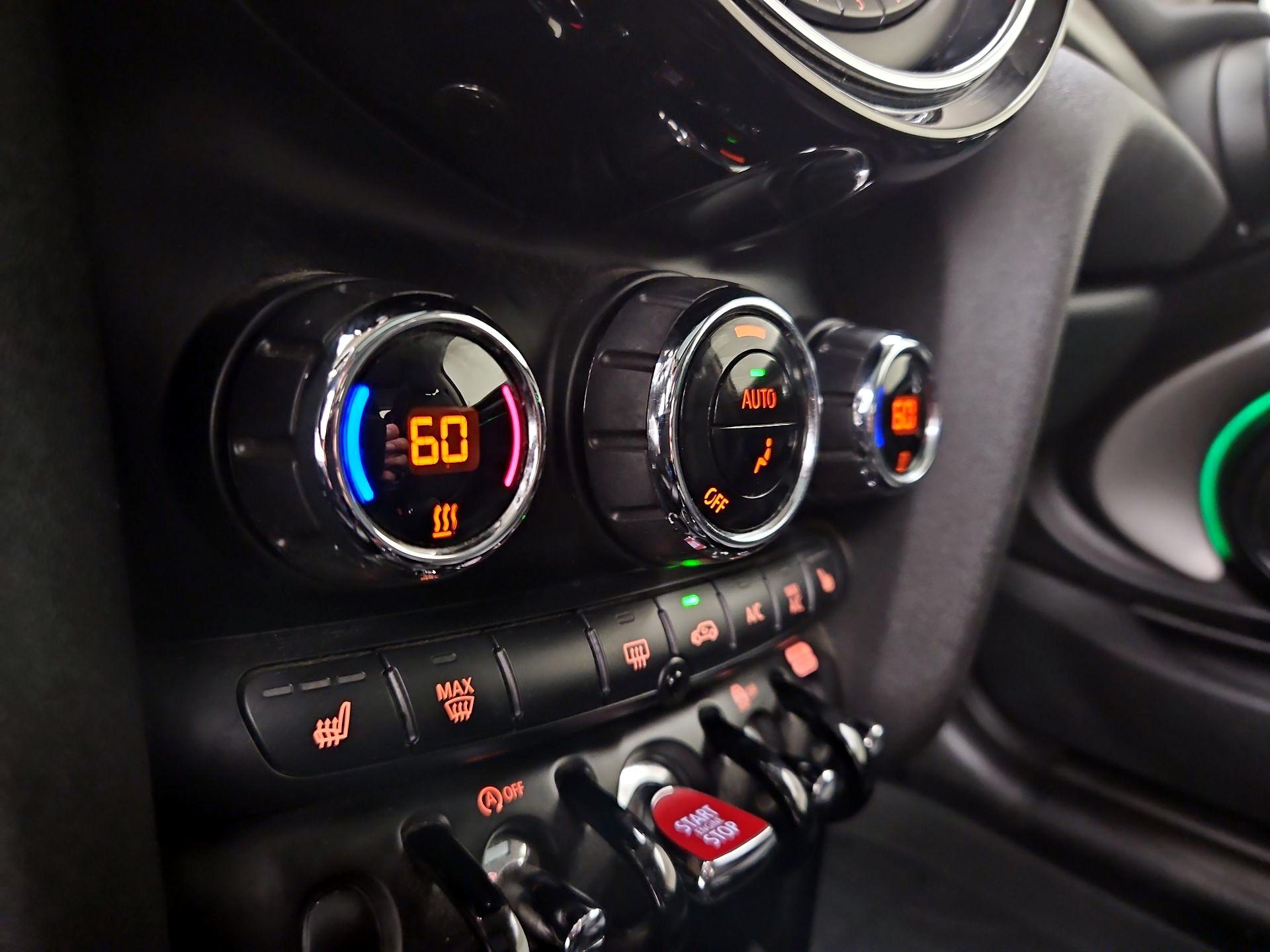 Thumbnail: 2020 MINI Cooper Hardtop - 17