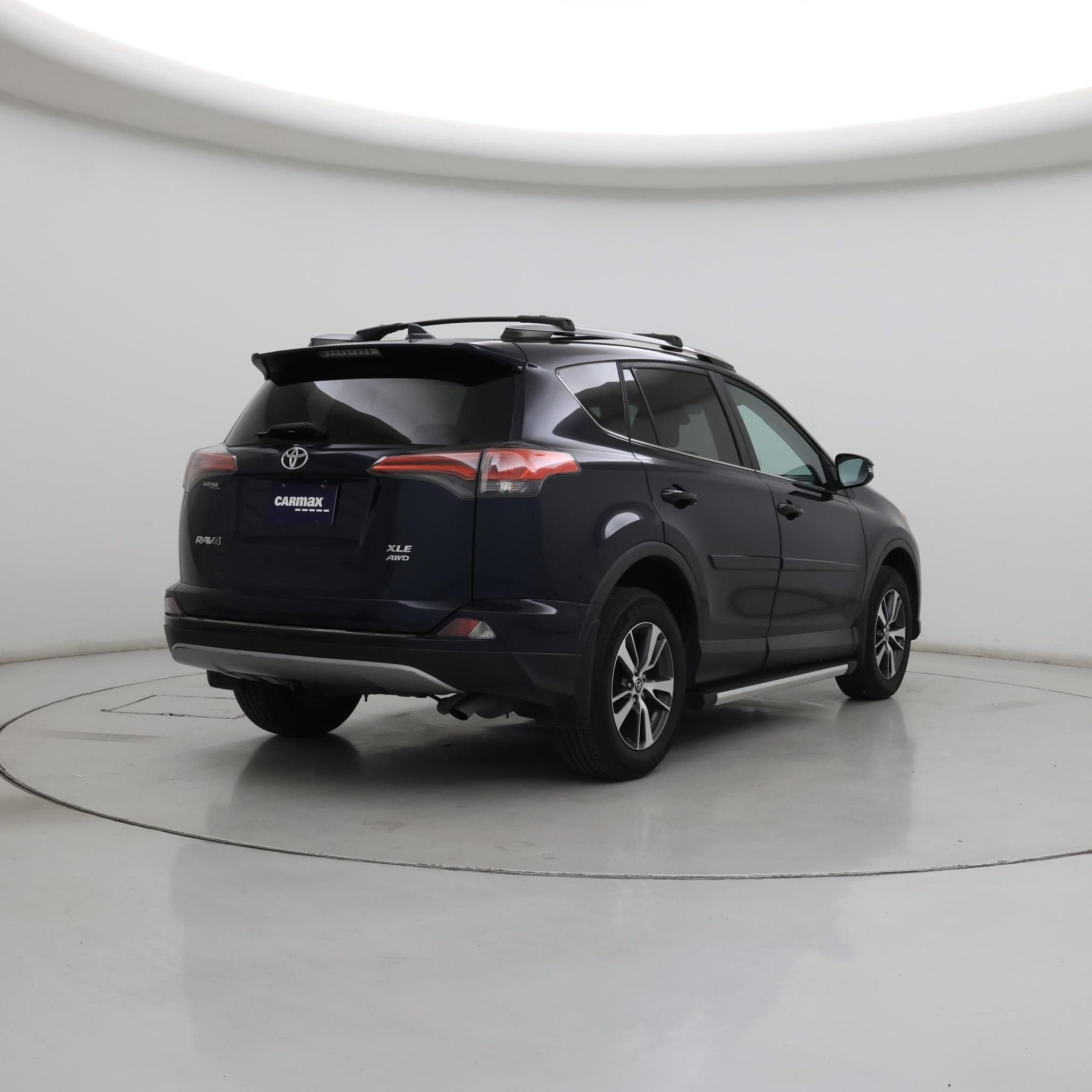 Thumbnail: 2018 Toyota RAV4 - 8