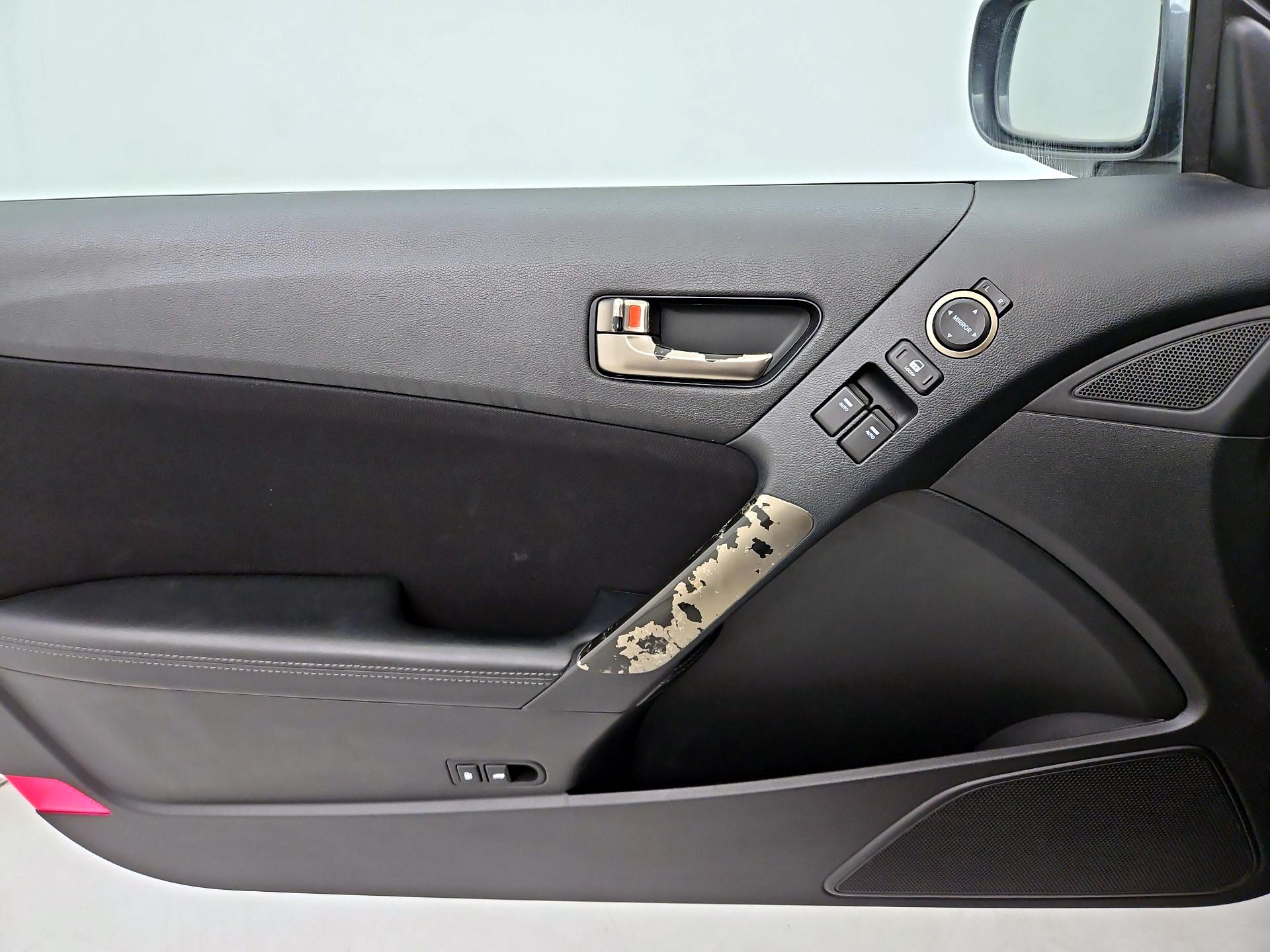 Thumbnail: 2014 Hyundai Genesis - 12
