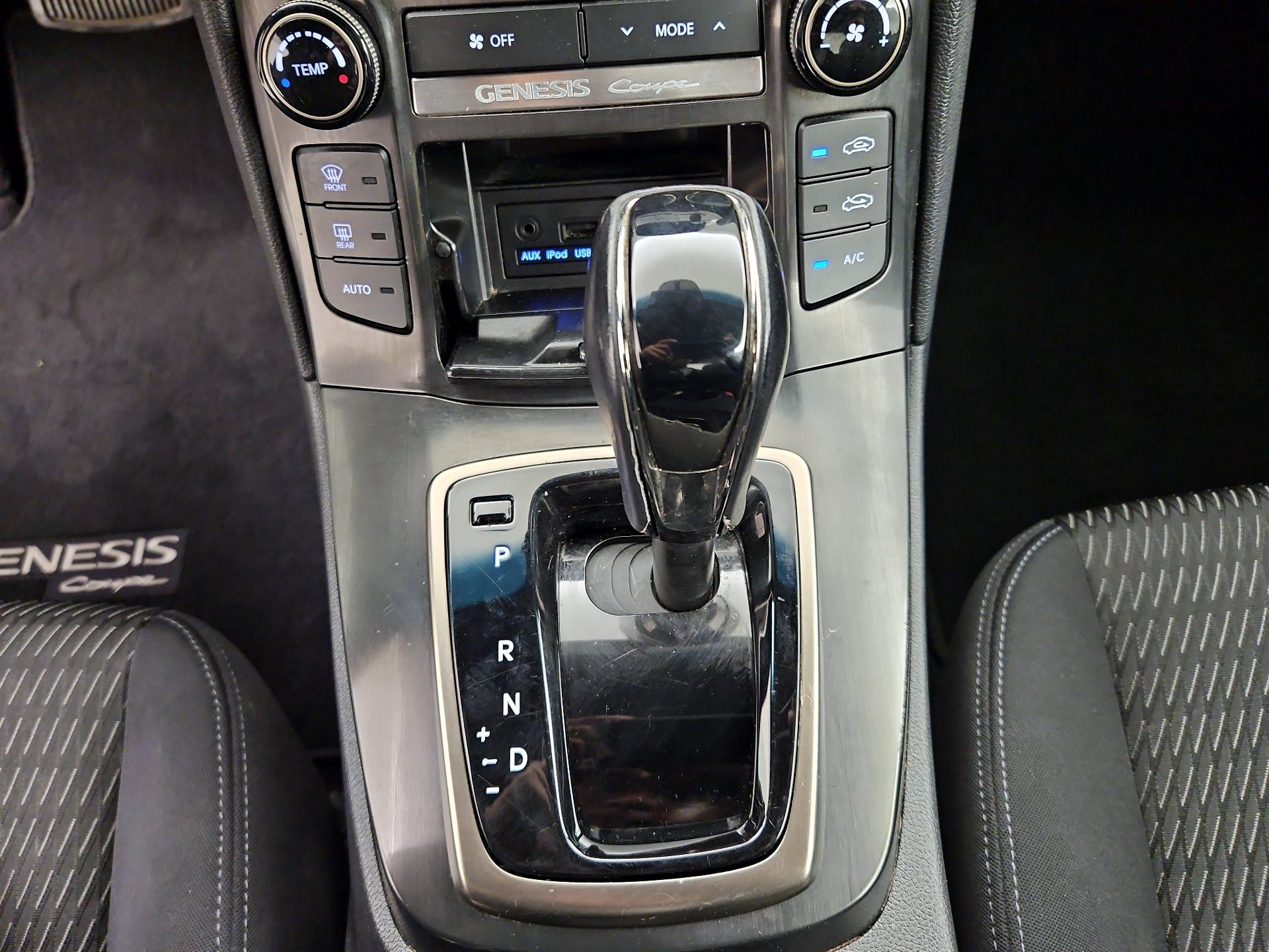 Thumbnail: 2014 Hyundai Genesis - 16