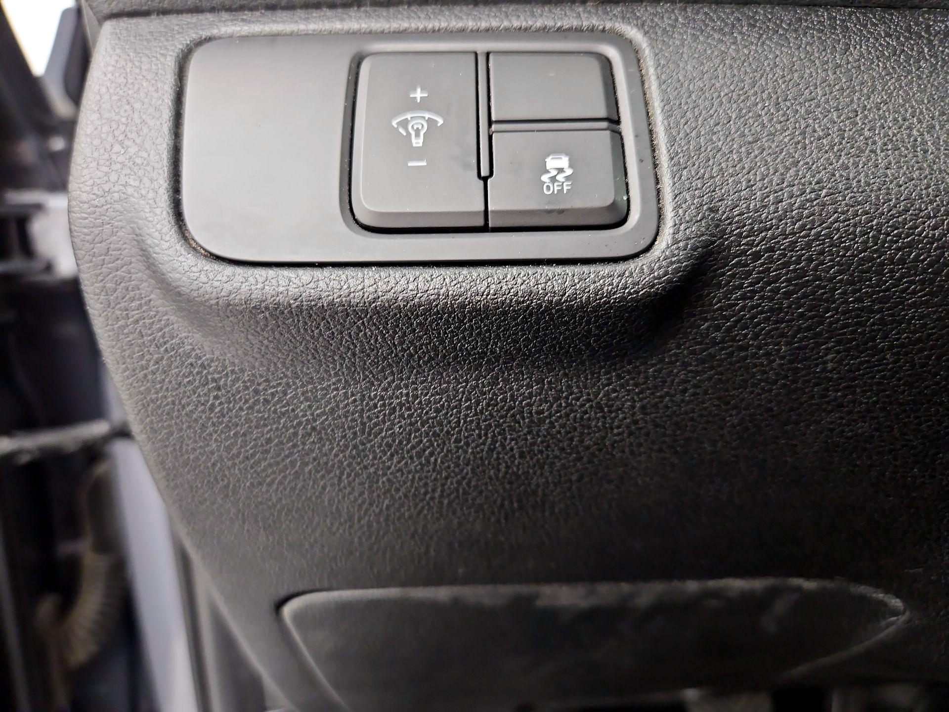 Thumbnail: 2018 Hyundai Accent - 13