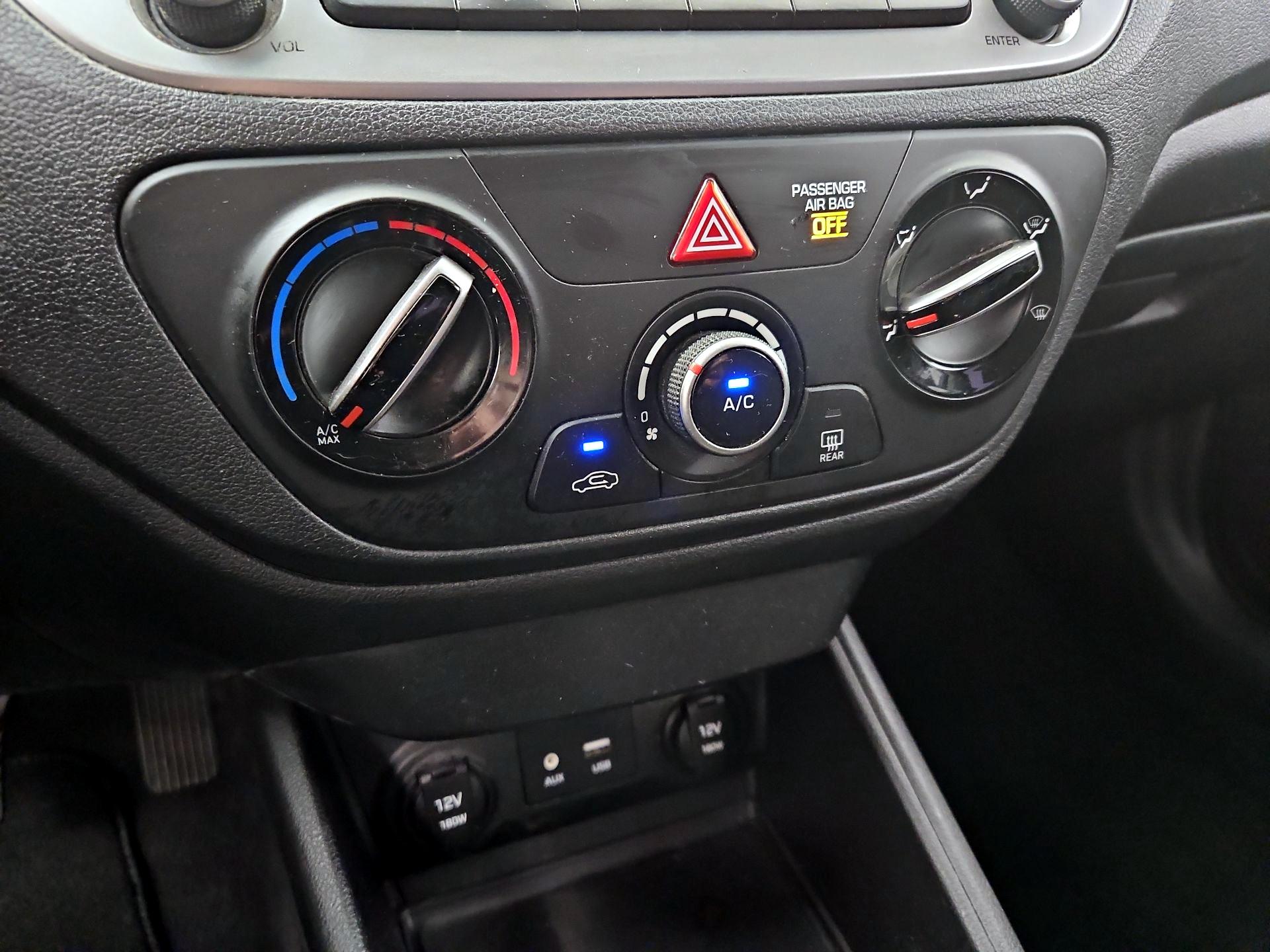 Thumbnail: 2018 Hyundai Accent - 16