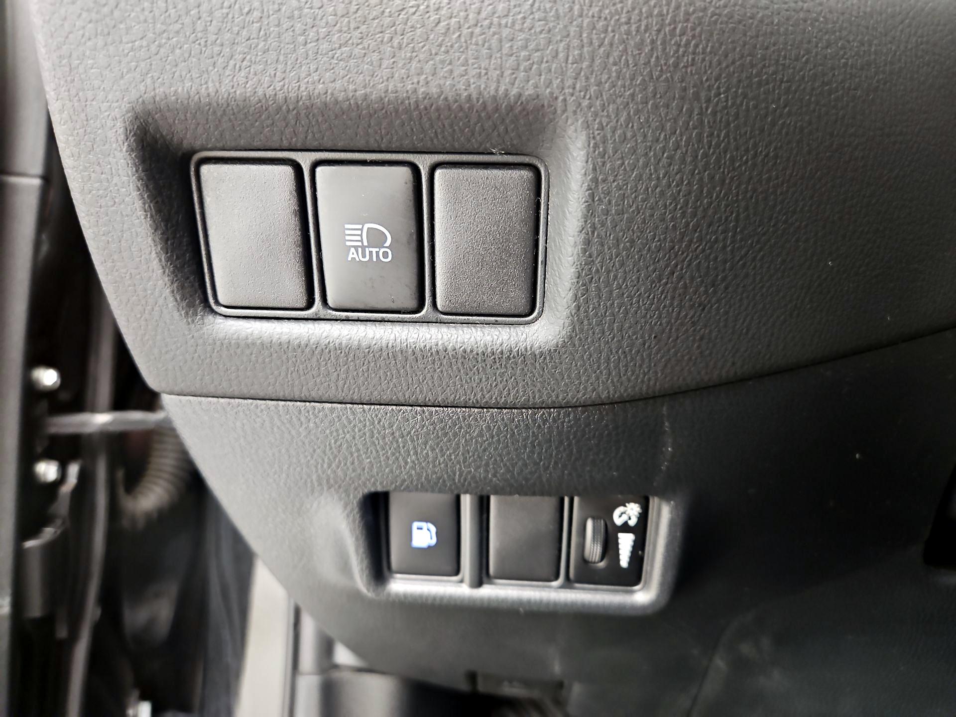 Thumbnail: 2019 Toyota C-HR - 13