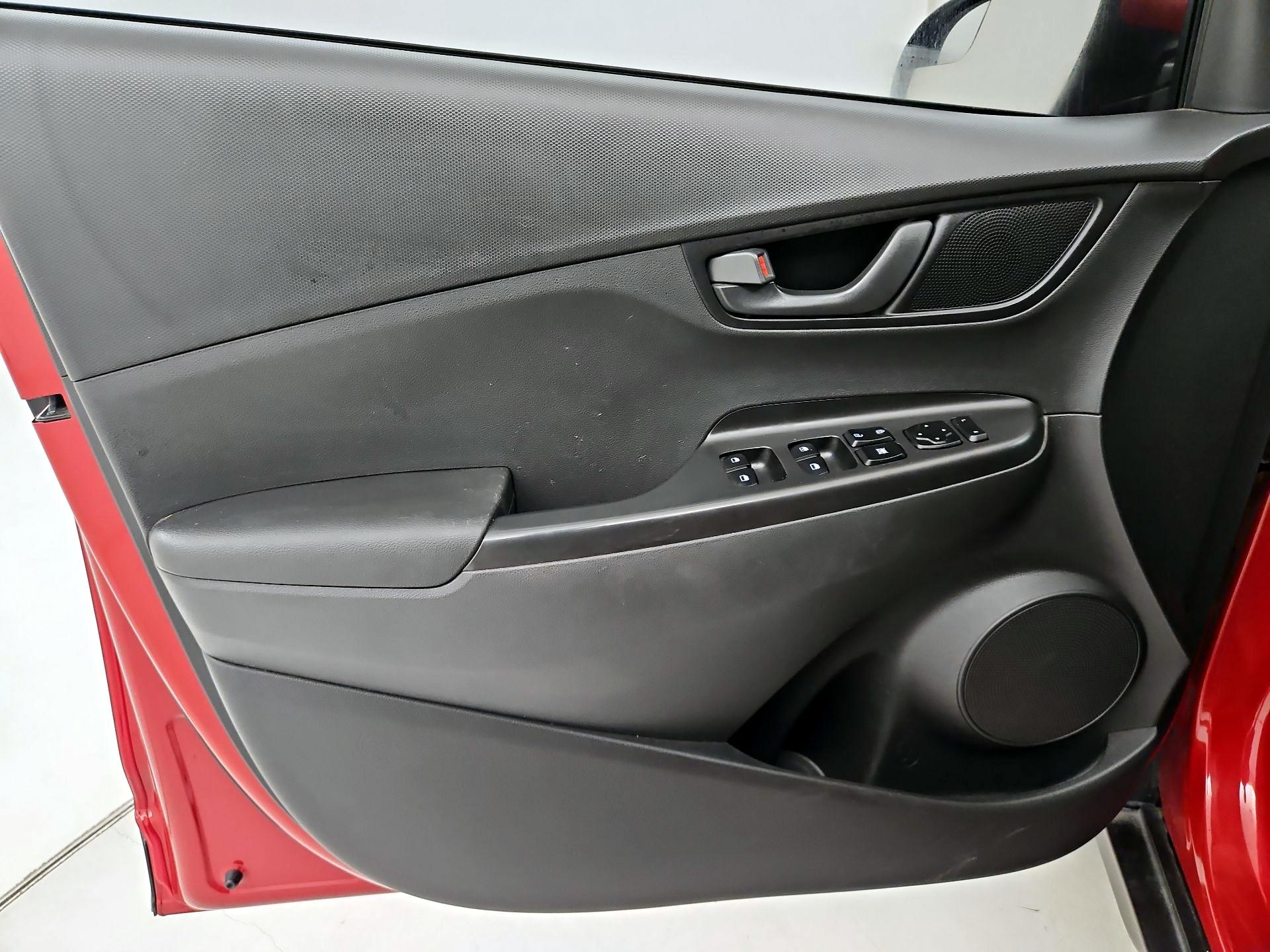 Thumbnail: 2021 Hyundai Kona - 12