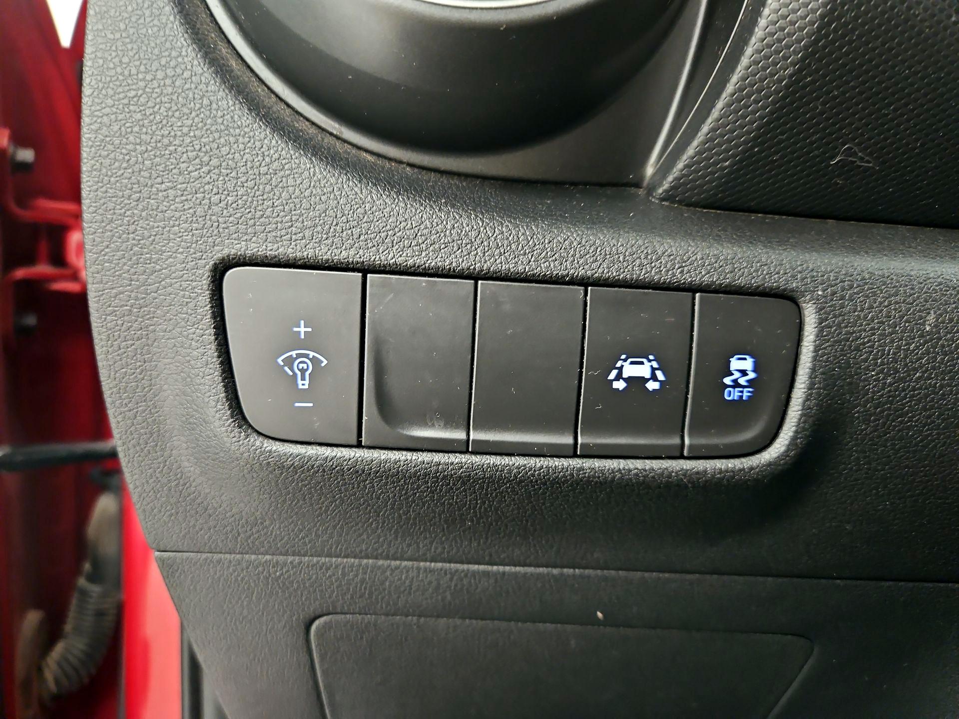 Thumbnail: 2021 Hyundai Kona - 13