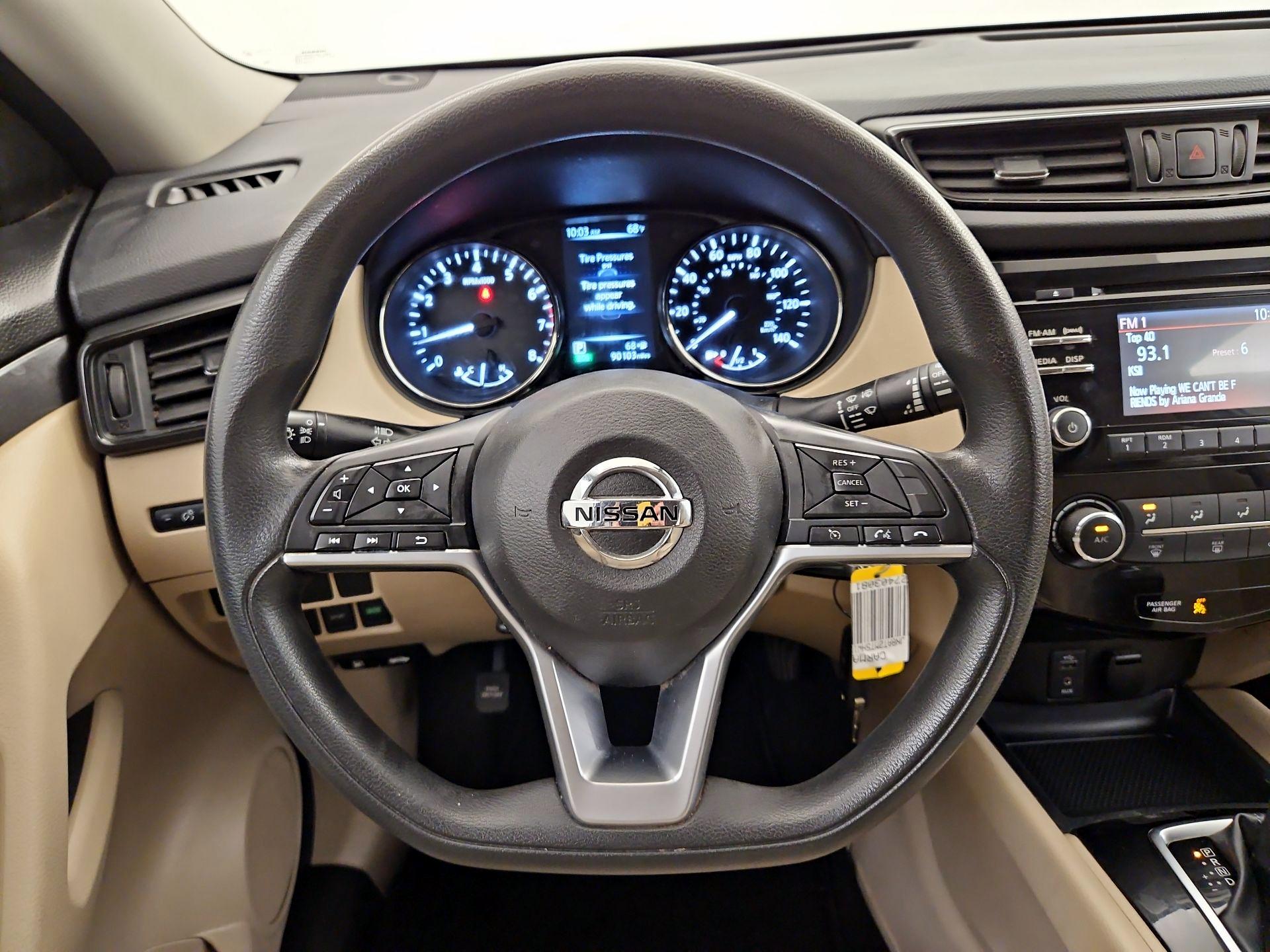 Thumbnail: 2017 Nissan Rogue - 10