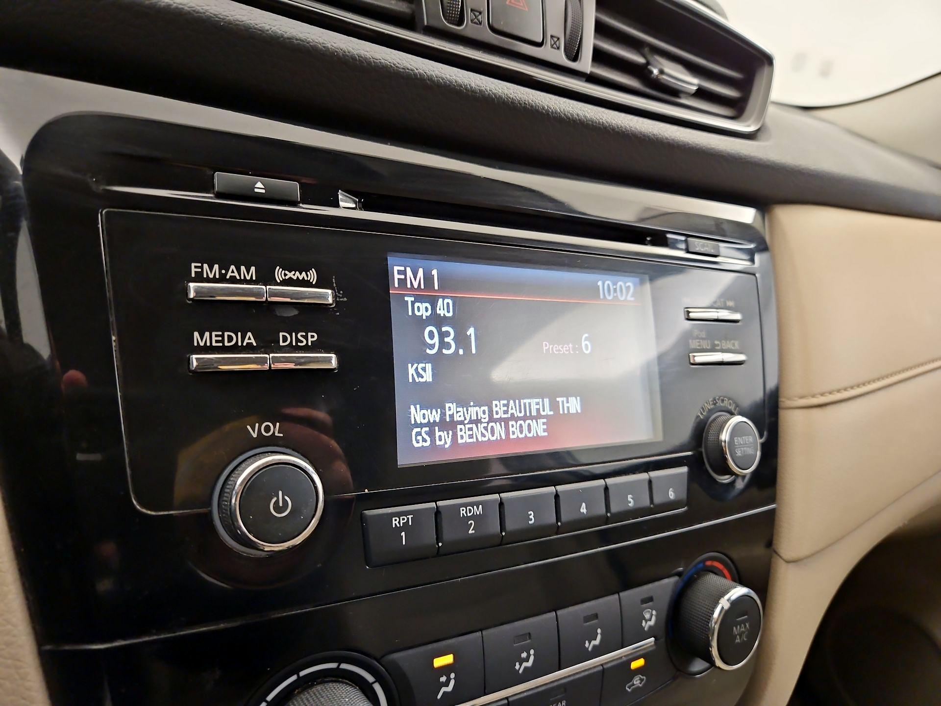 Thumbnail: 2017 Nissan Rogue - 15