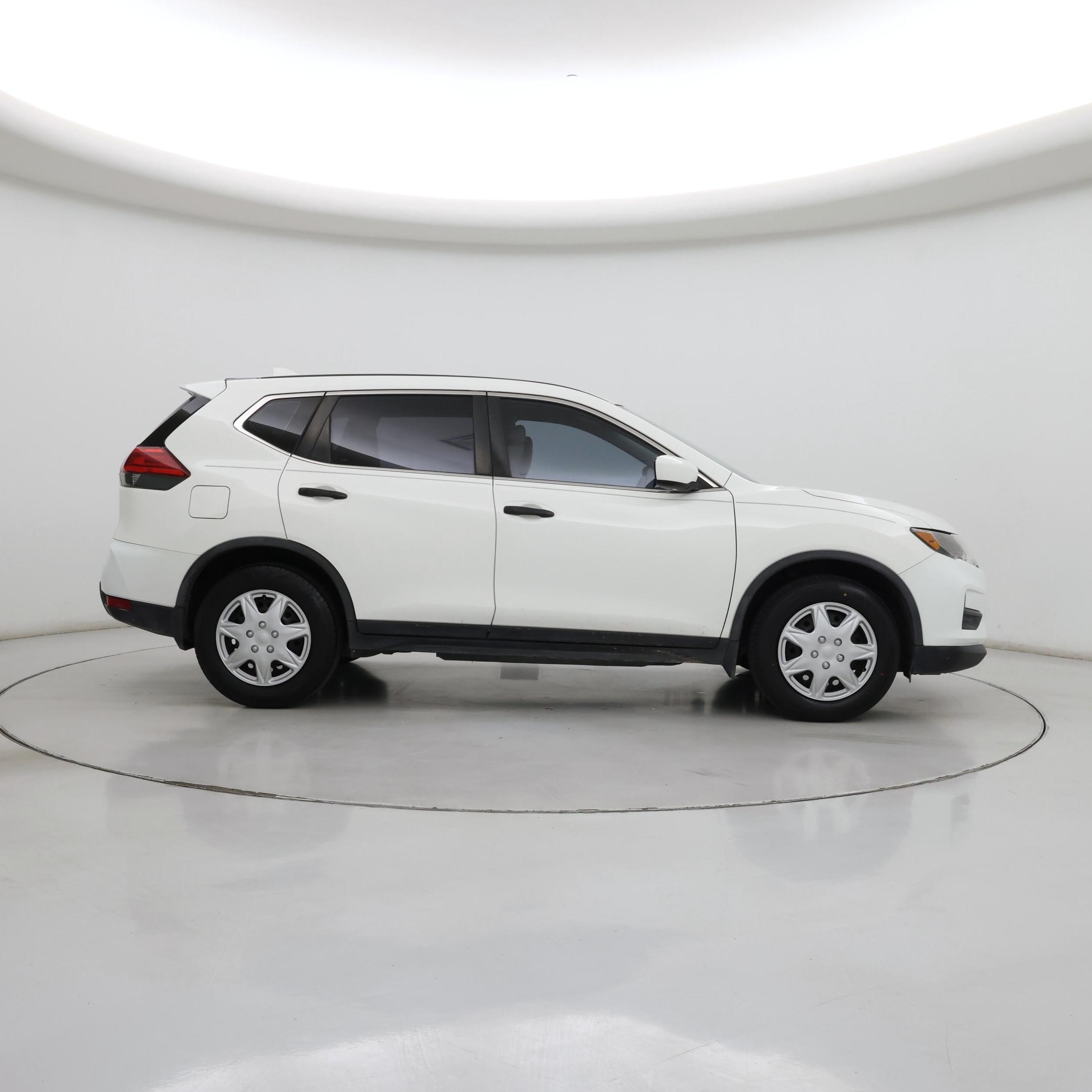 Thumbnail: 2017 Nissan Rogue - 7