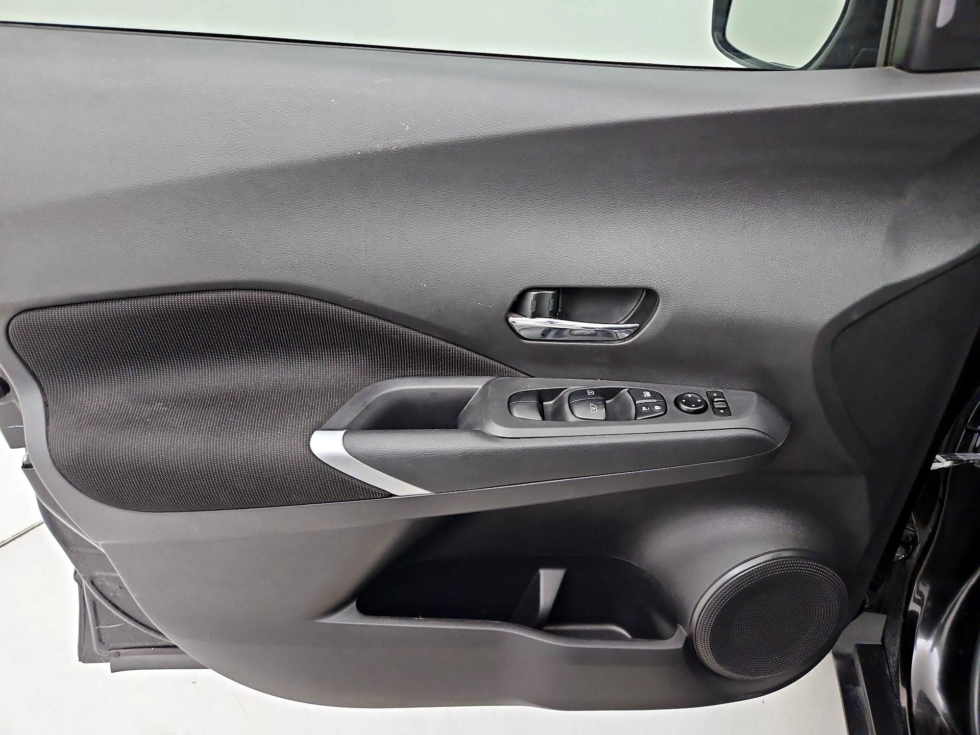 Thumbnail: 2023 Nissan Kicks - 12