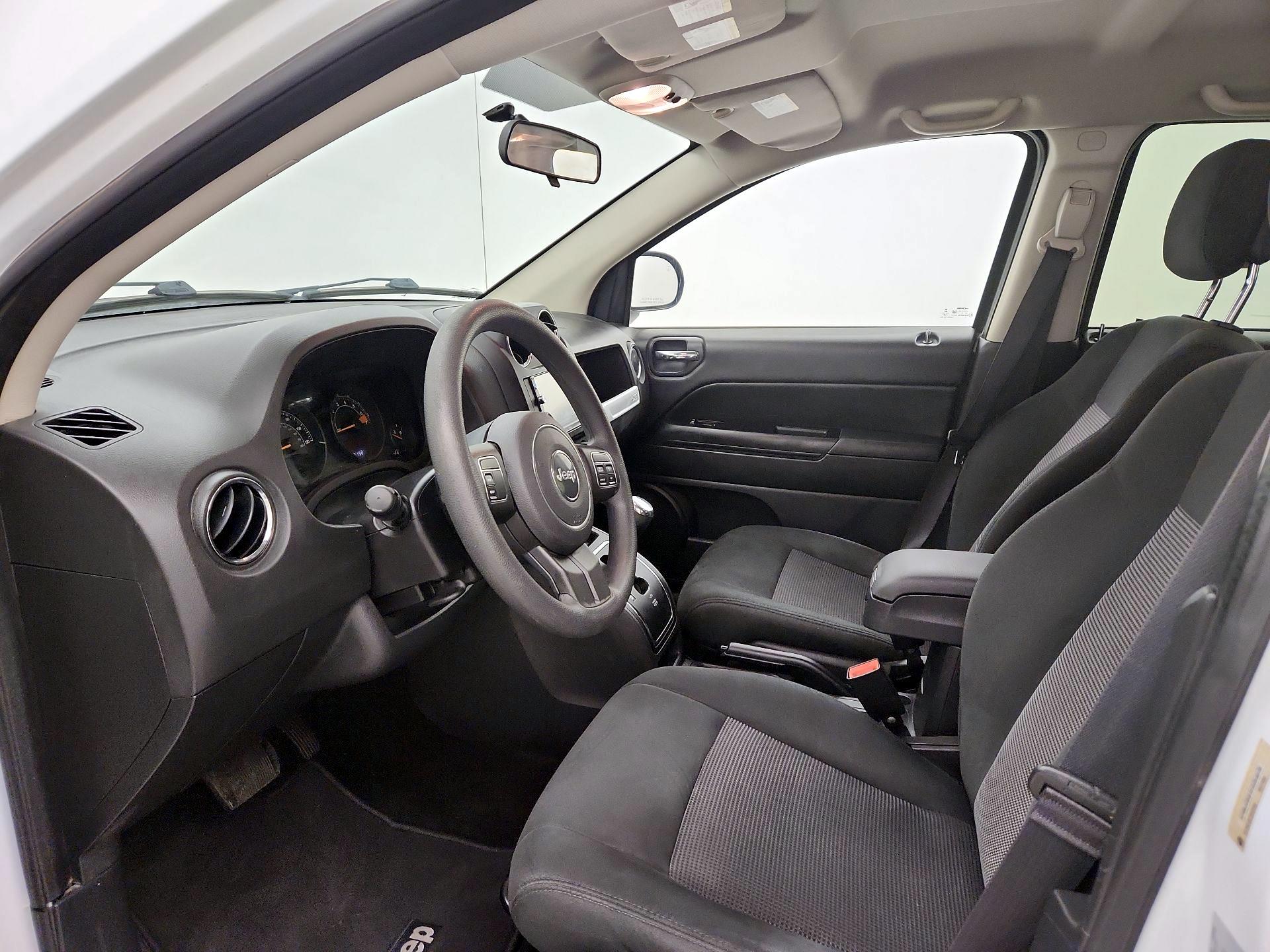 Thumbnail: 2015 Jeep Compass - 11