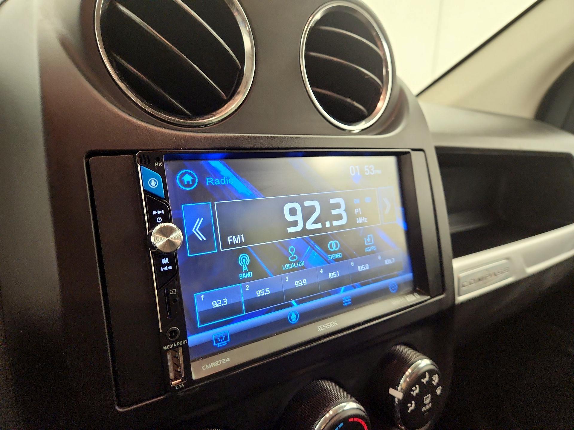 Thumbnail: 2015 Jeep Compass - 13