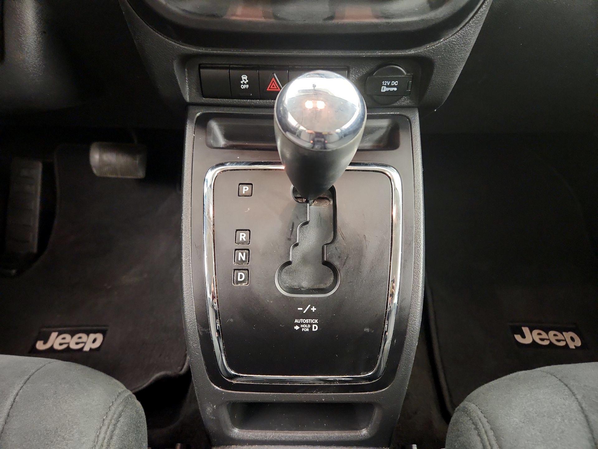 Thumbnail: 2015 Jeep Compass - 15