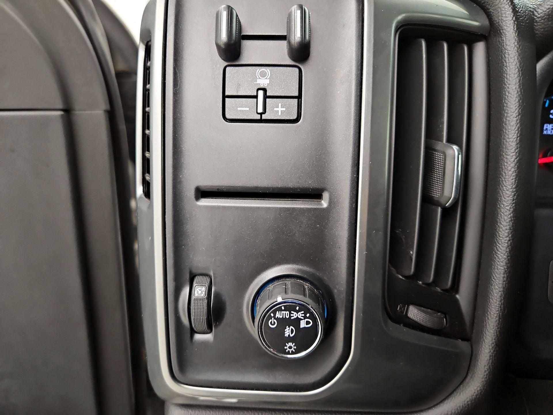 Thumbnail: 2015 Chevrolet Silverado 2500 - 13