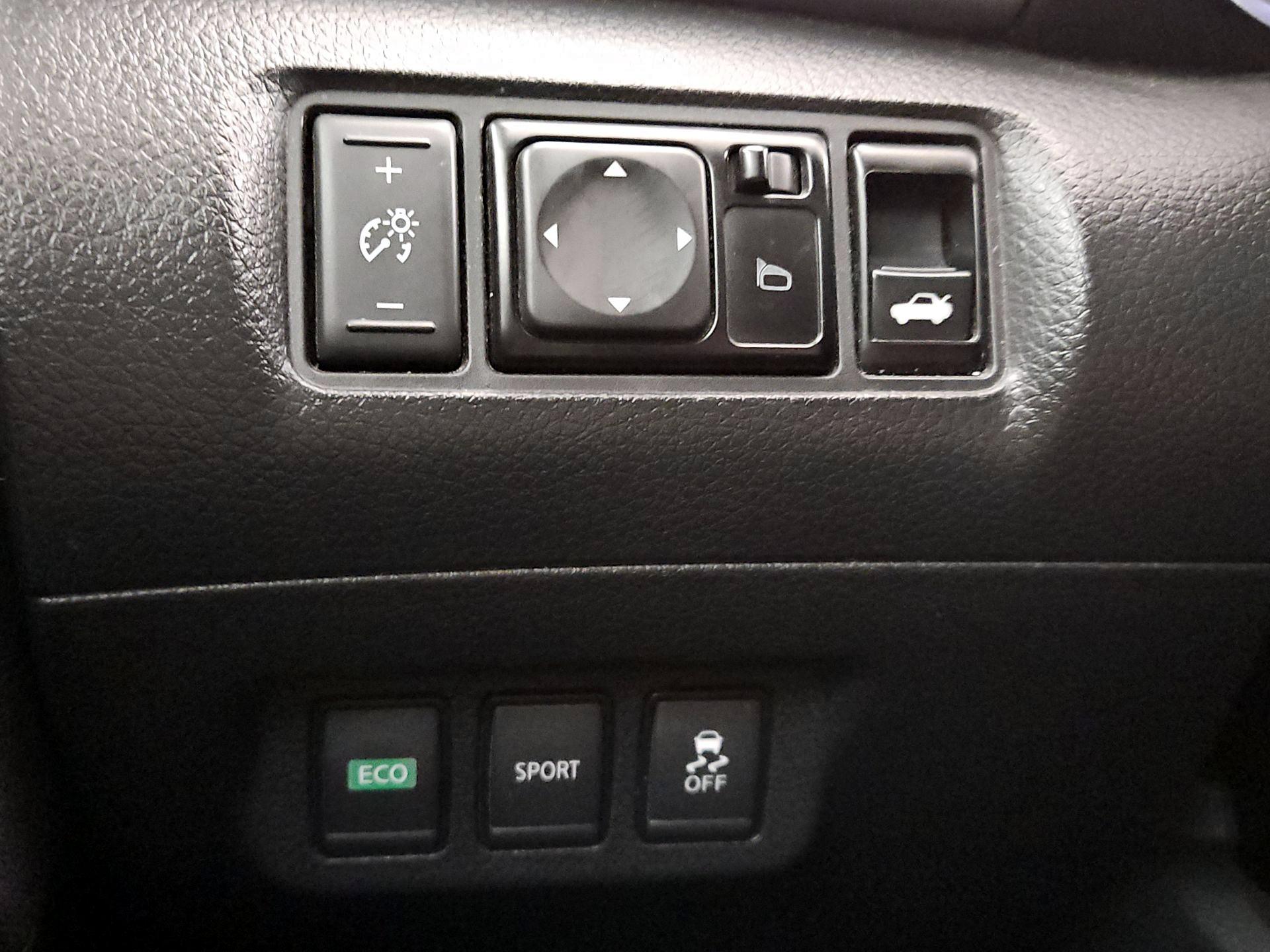 Thumbnail: 2017 Nissan Sentra - 13