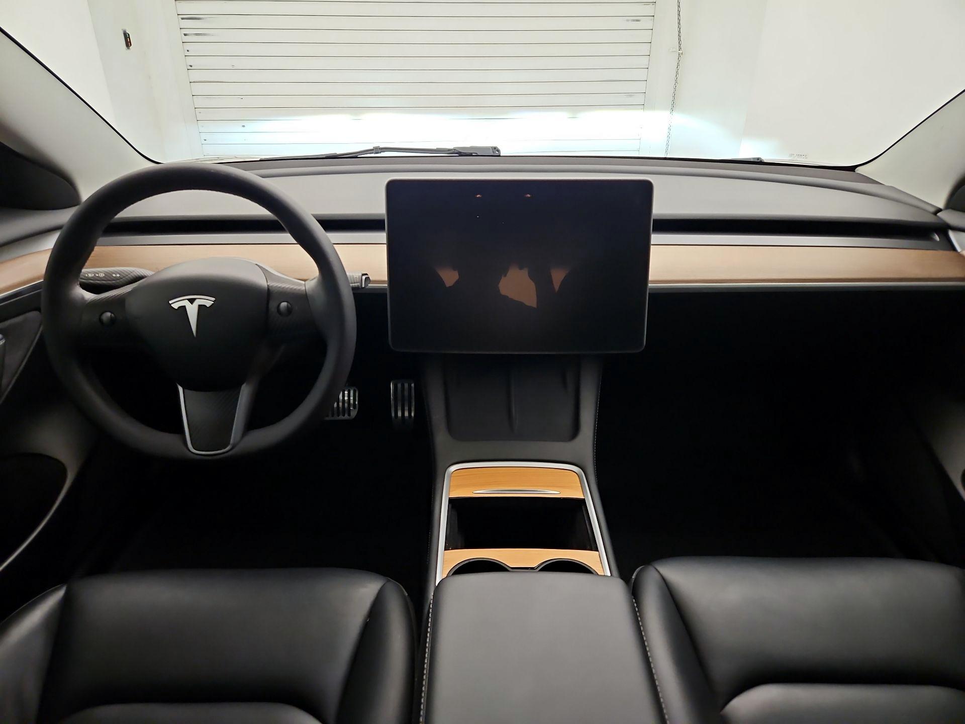 Thumbnail: 2023 Tesla Model 3 - 9