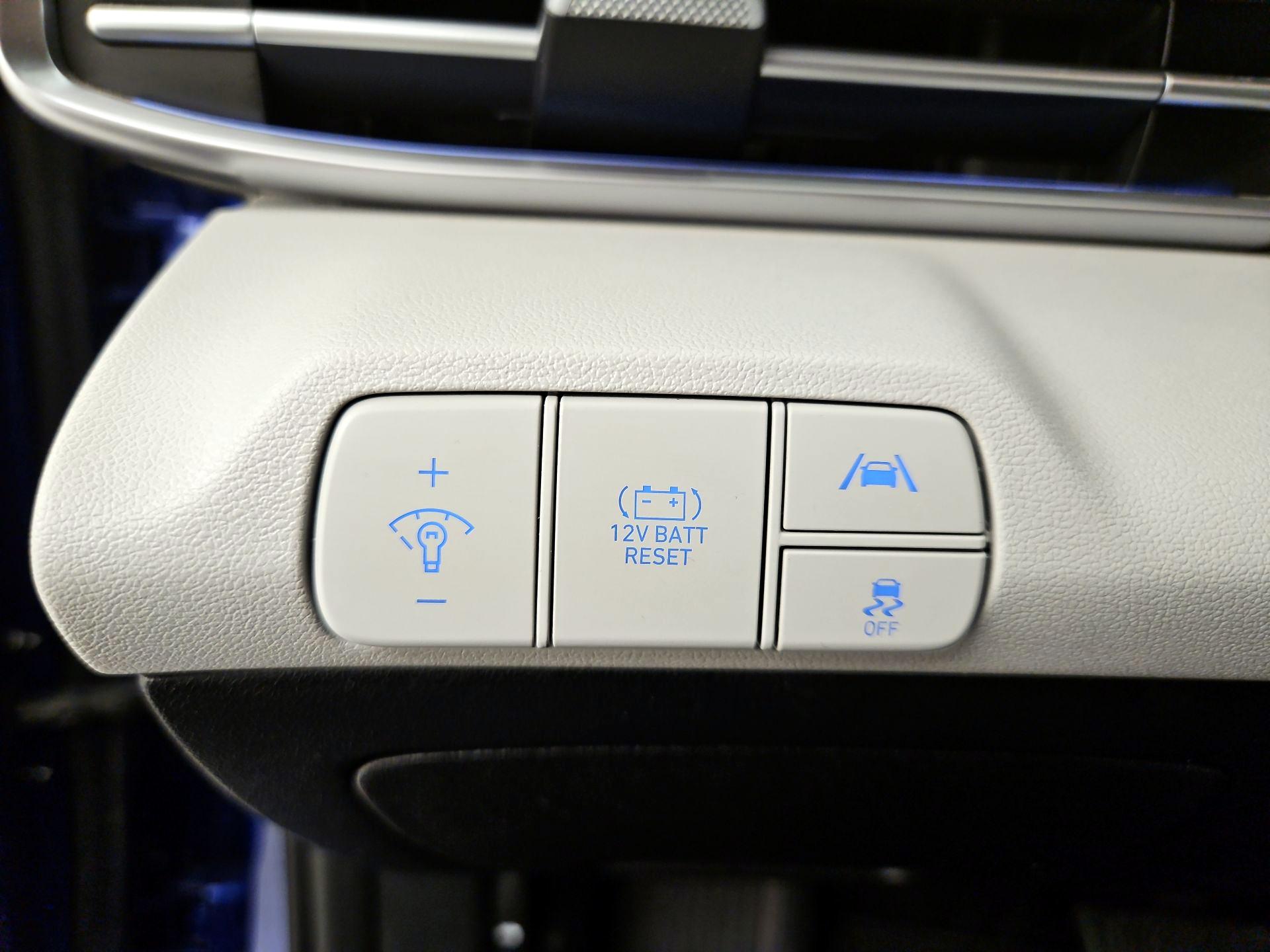 Thumbnail: 2023 Hyundai Elantra - 13