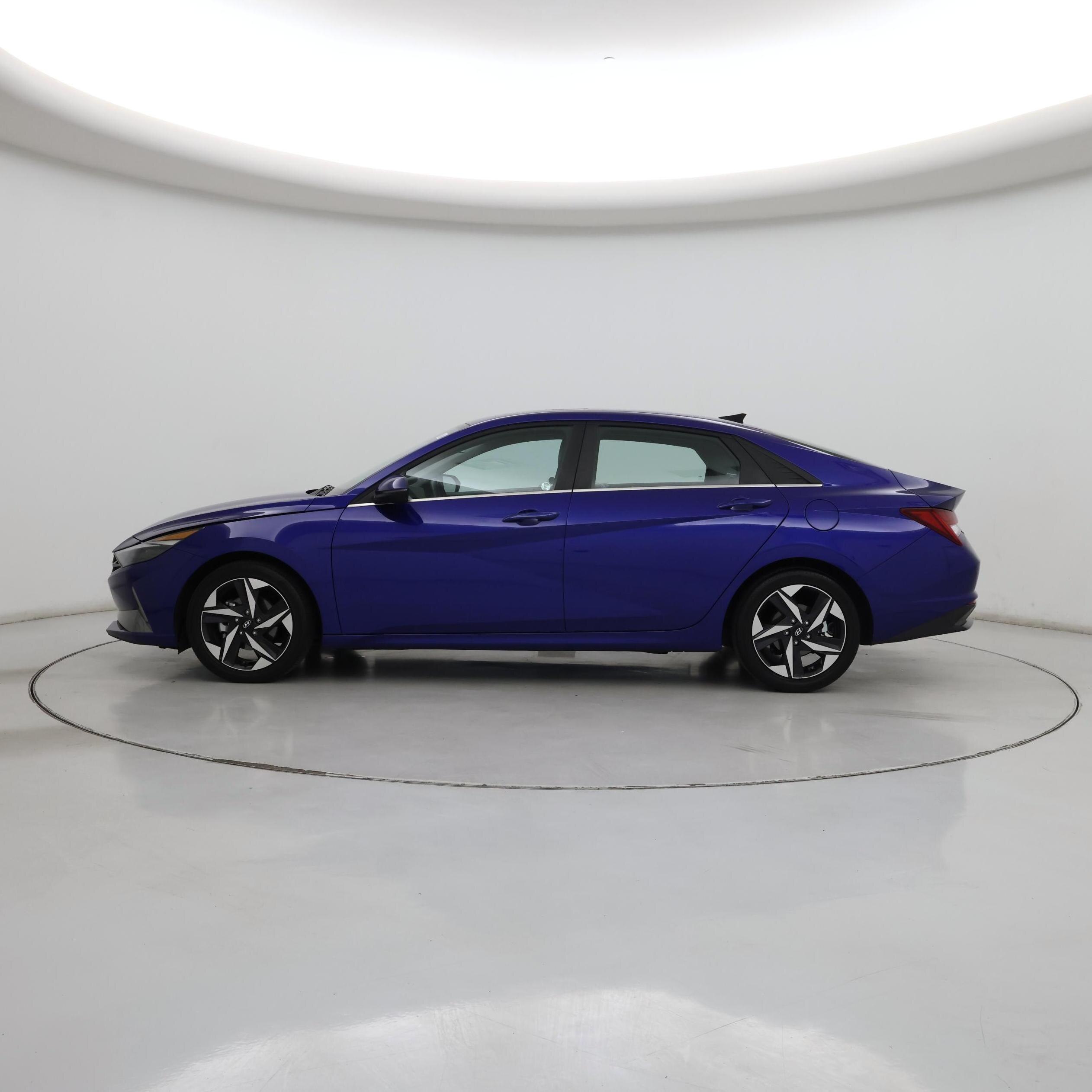 Thumbnail: 2023 Hyundai Elantra - 3