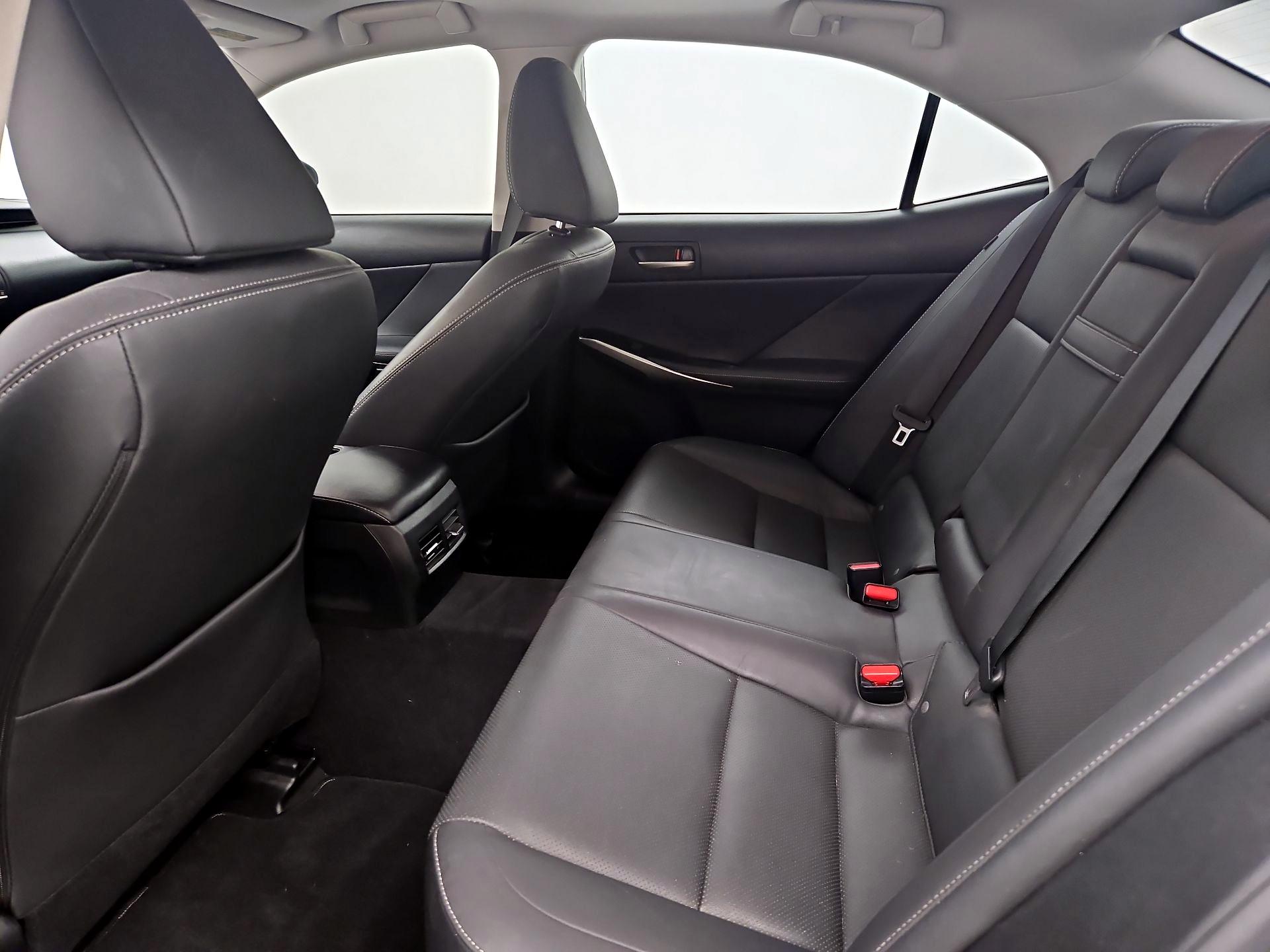 Thumbnail: 2018 Lexus IS - 19