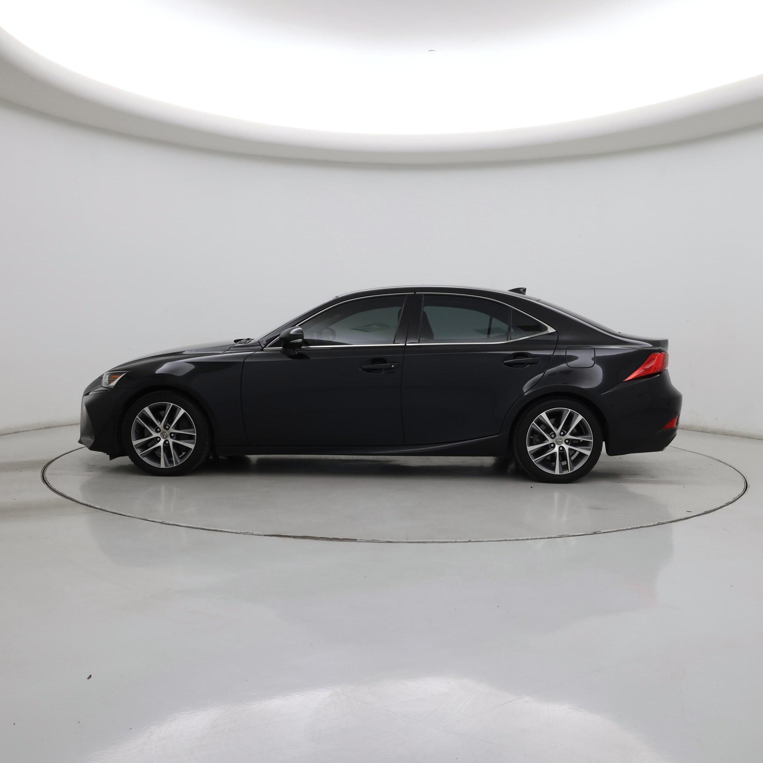 Thumbnail: 2018 Lexus IS - 3