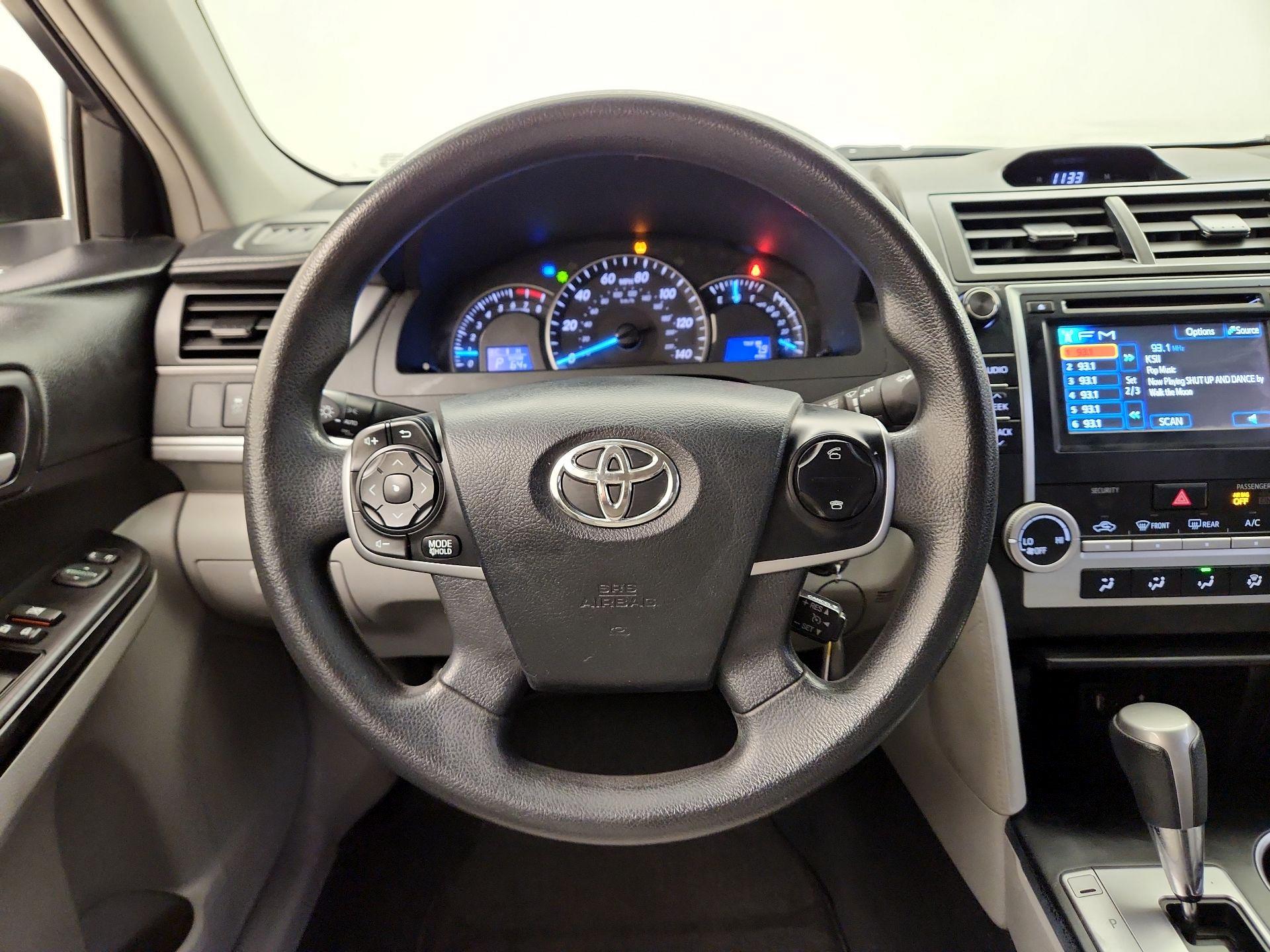 Thumbnail: 2014 Toyota Camry - 10