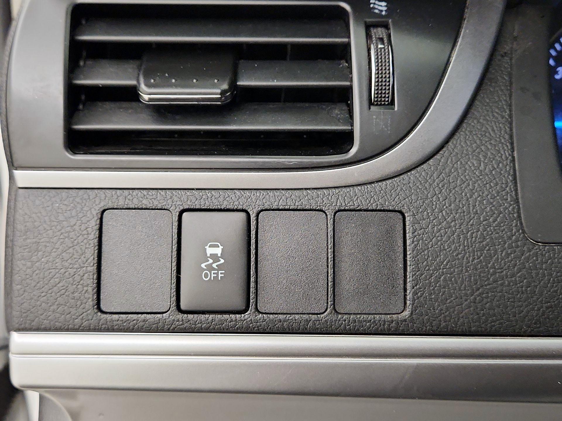 Thumbnail: 2014 Toyota Camry - 13