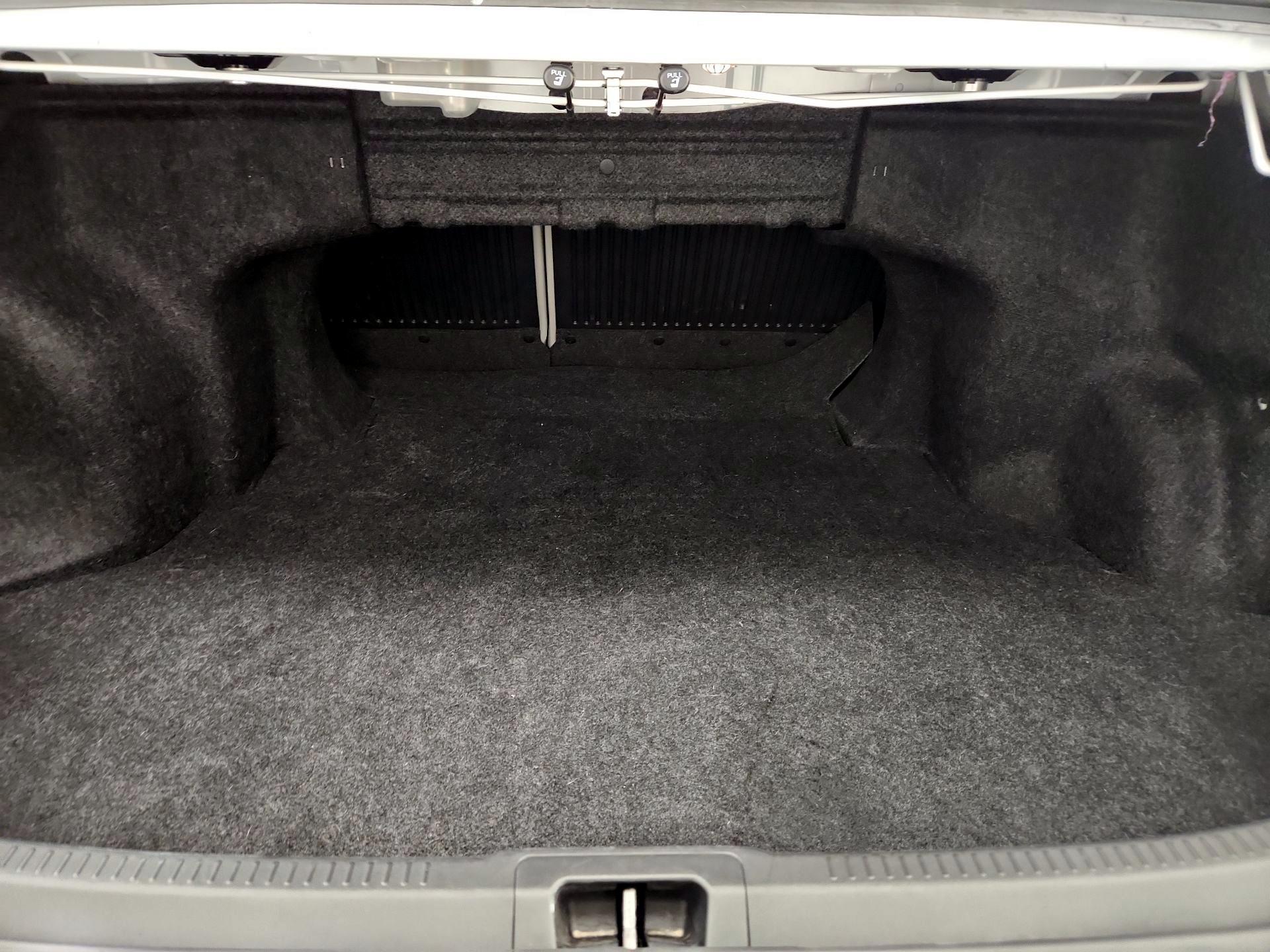 Thumbnail: 2014 Toyota Camry - 19