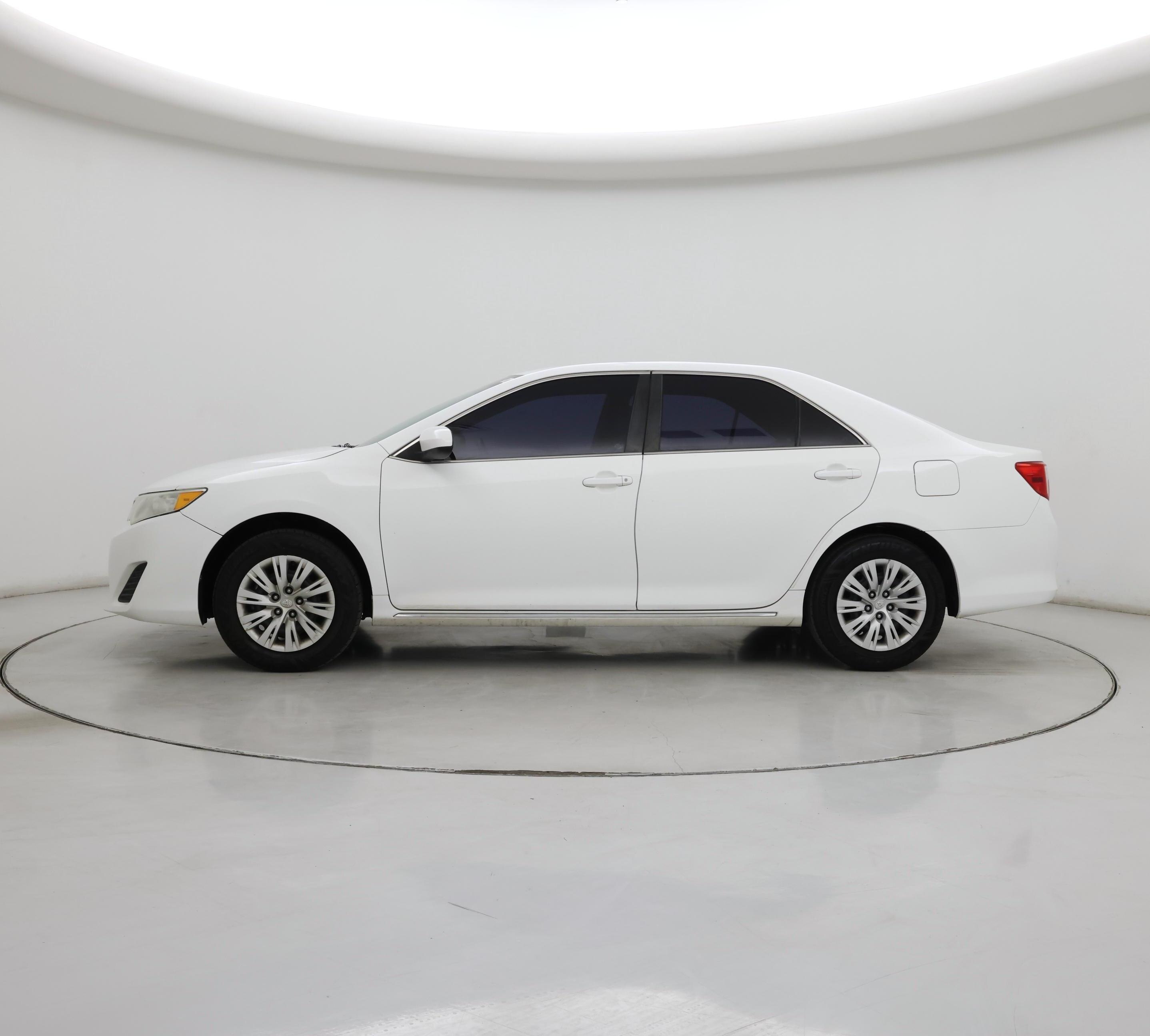 Thumbnail: 2014 Toyota Camry - 3