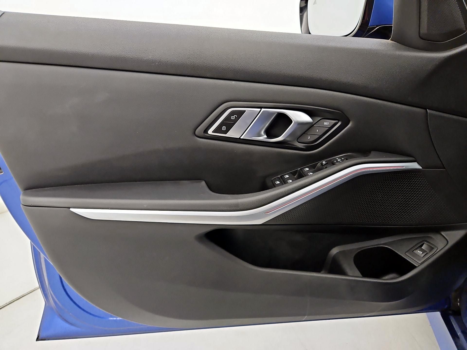 Thumbnail: 2019 BMW 3 Series - 12