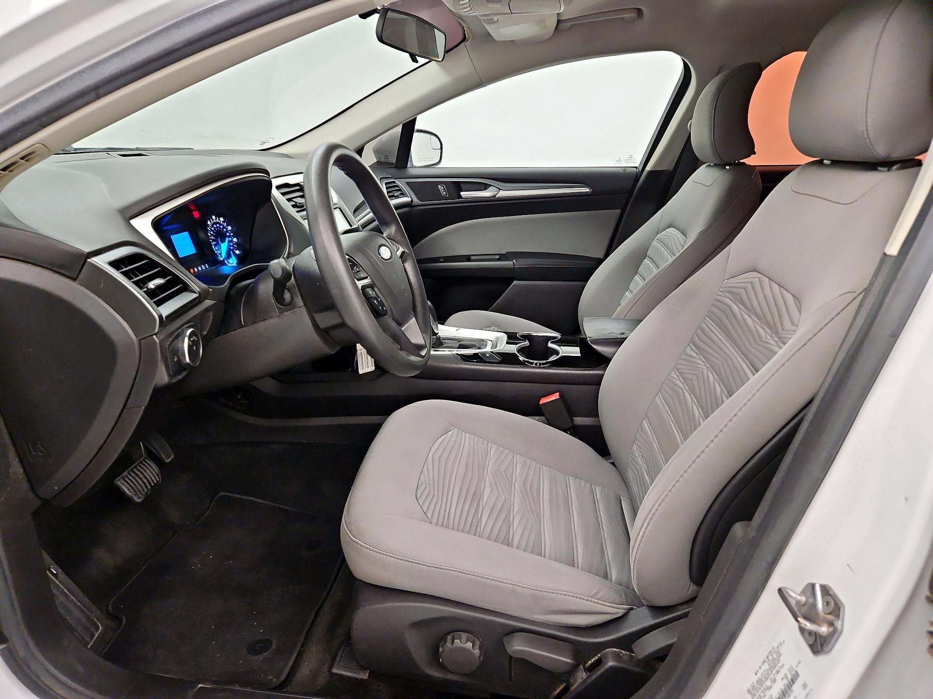 Thumbnail: 2016 Ford Fusion - 11