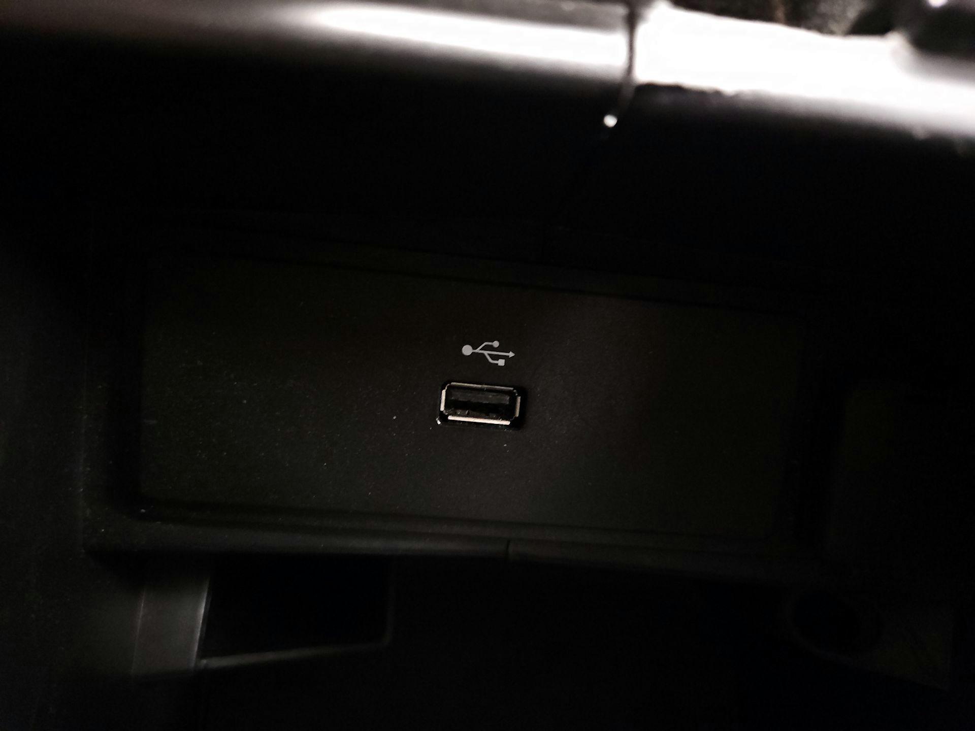 Thumbnail: 2016 Ford Fusion - 18