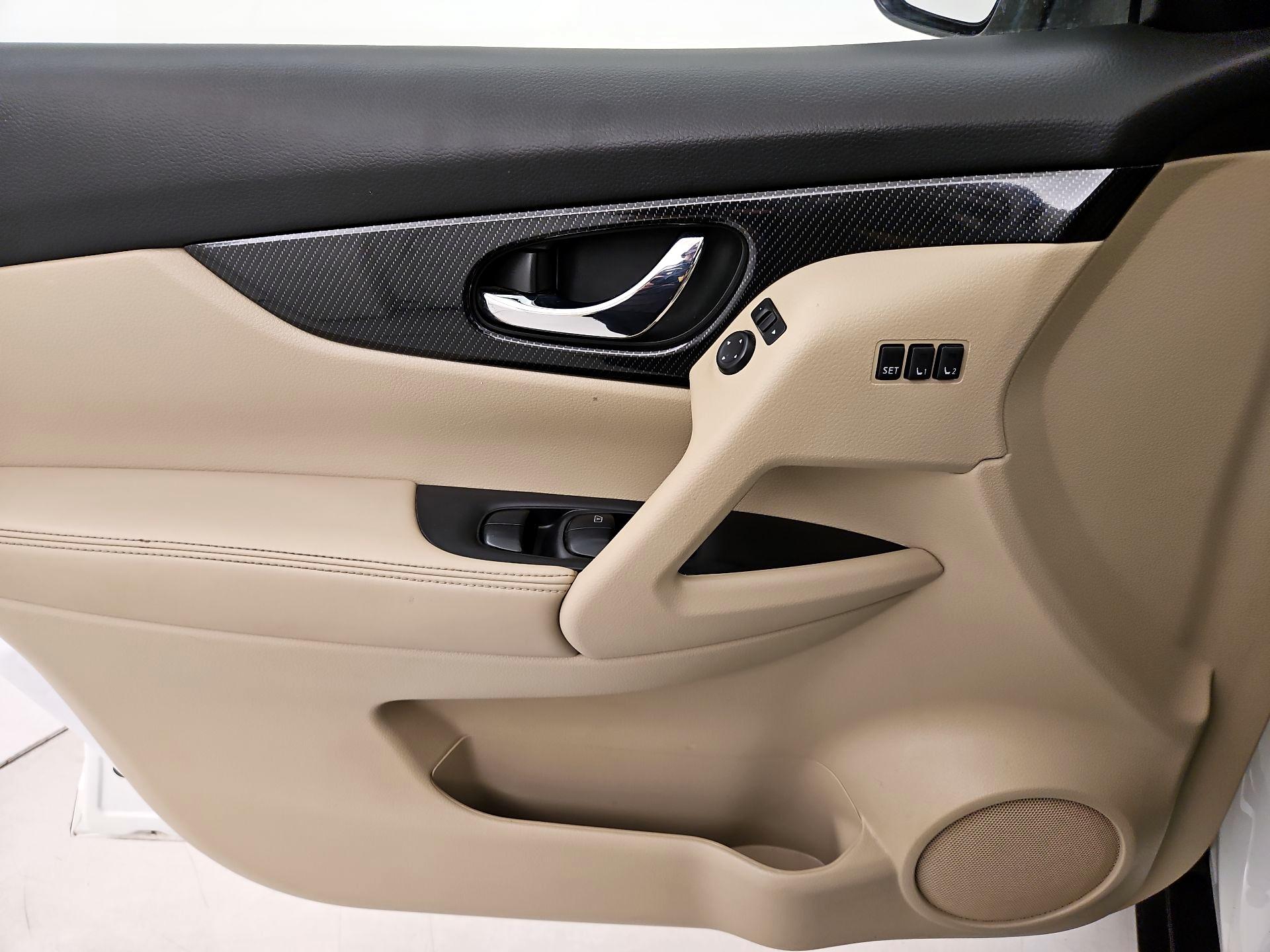 Thumbnail: 2019 Nissan Rogue - 12