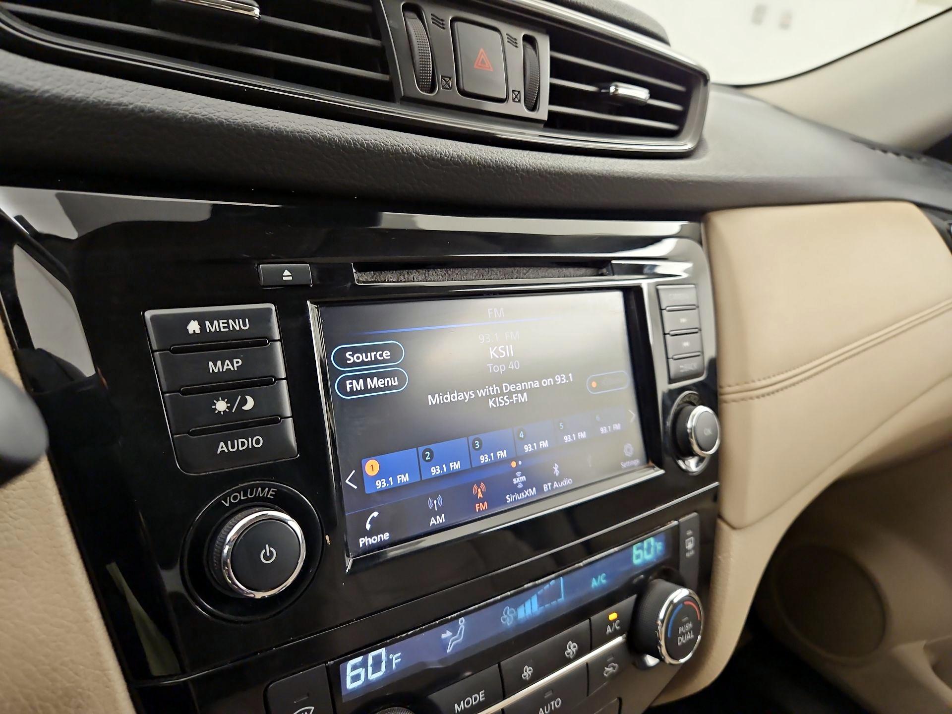 Thumbnail: 2019 Nissan Rogue - 16