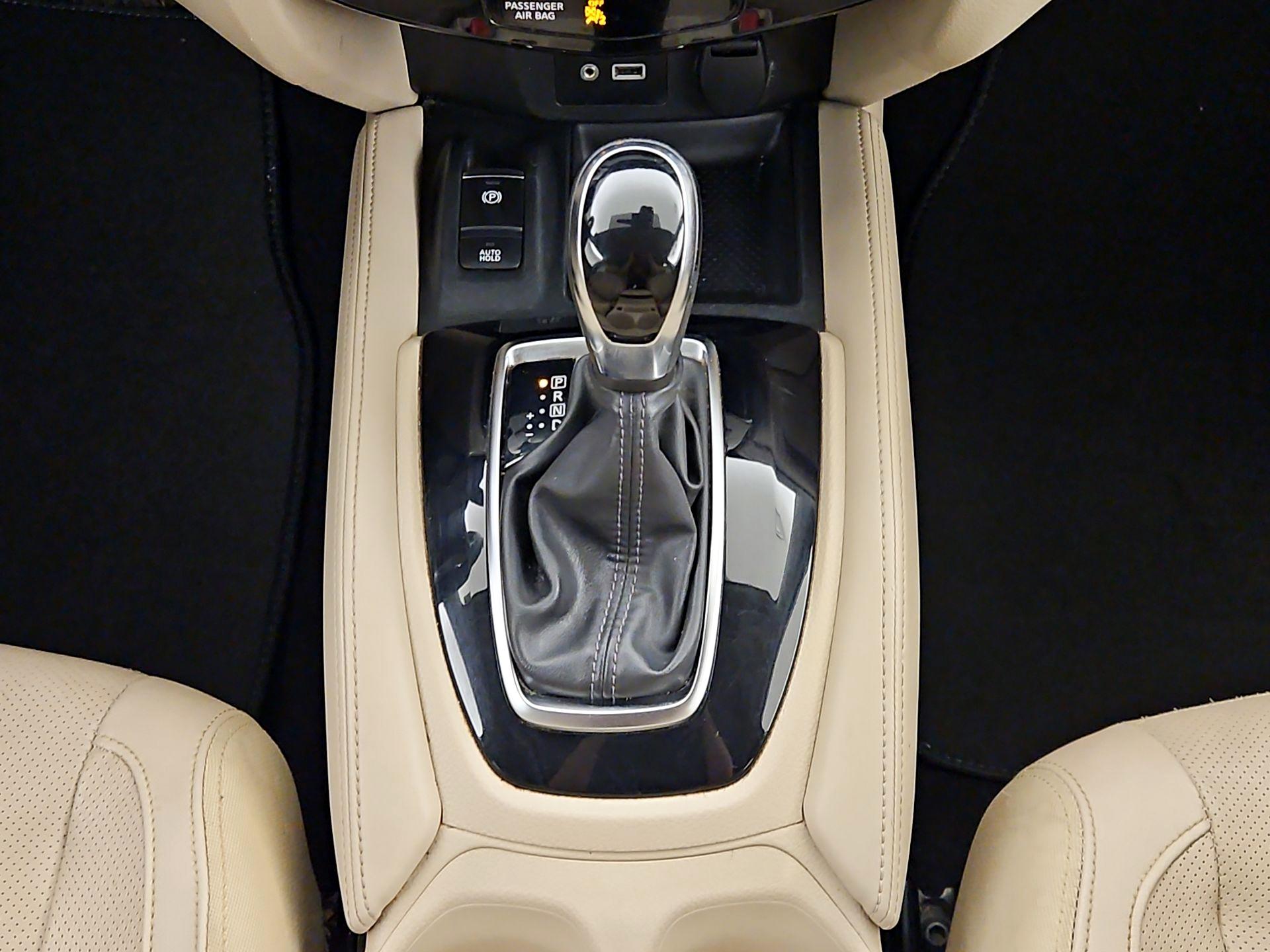 Thumbnail: 2019 Nissan Rogue - 18