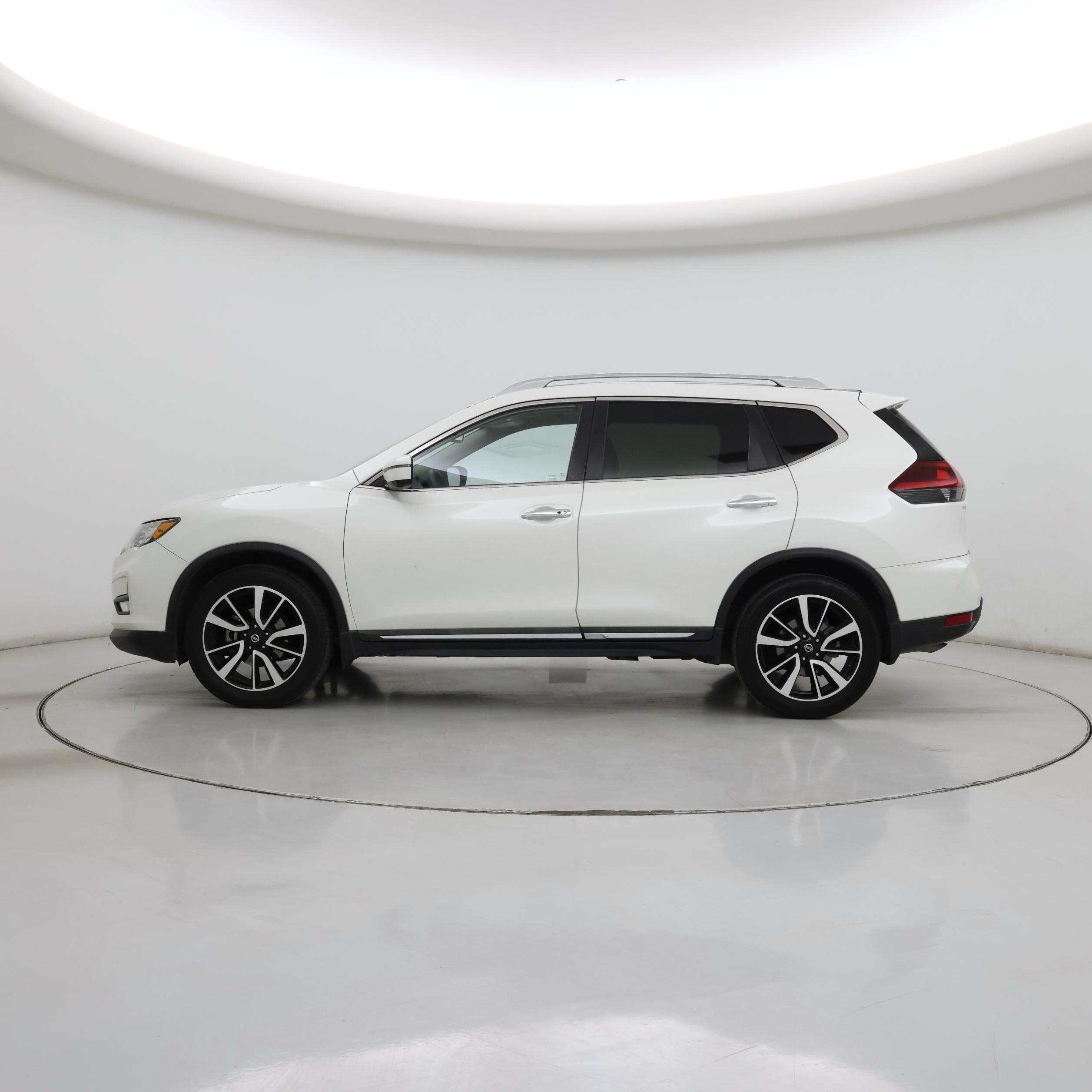 Thumbnail: 2019 Nissan Rogue - 3