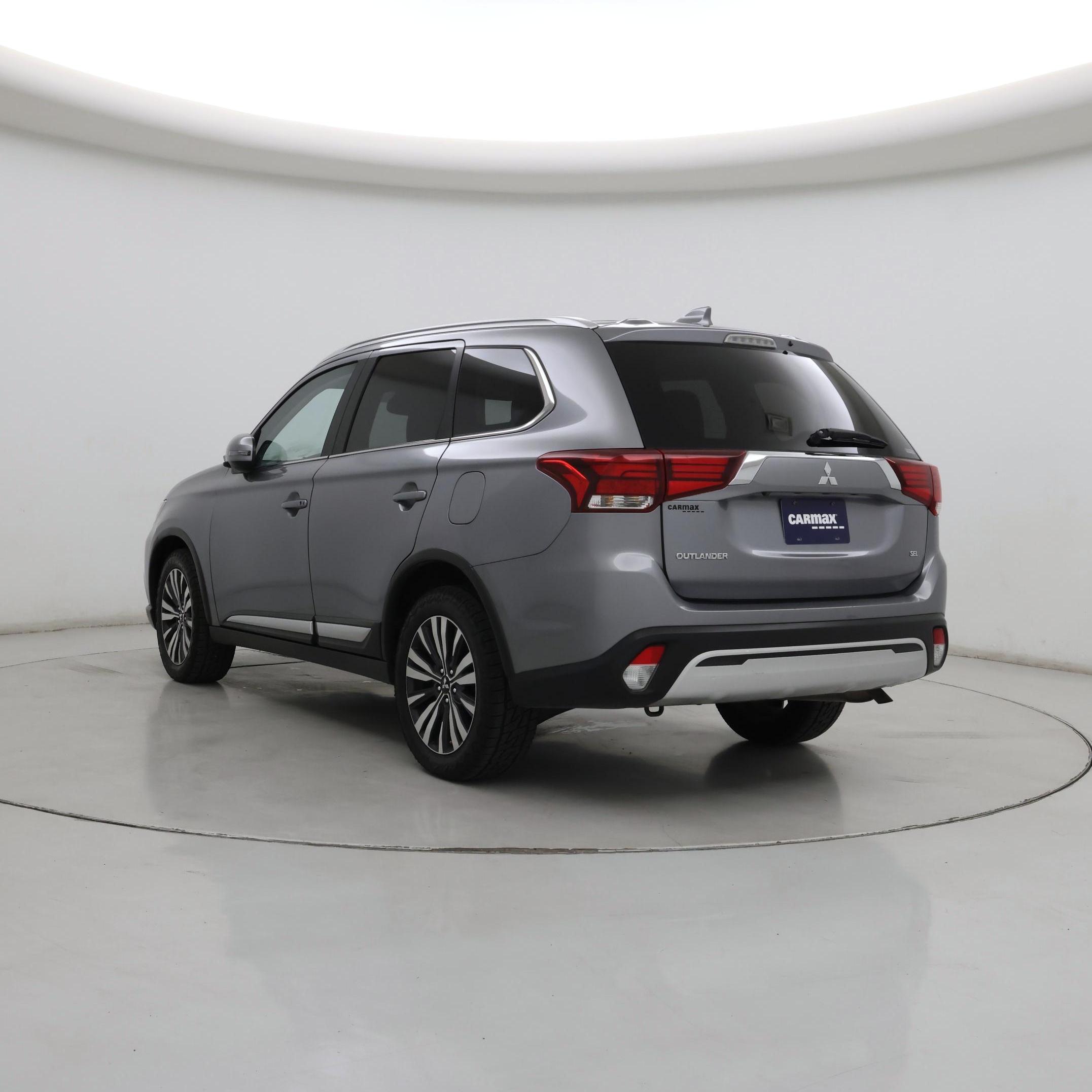 Thumbnail: 2020 Mitsubishi Outlander - 2