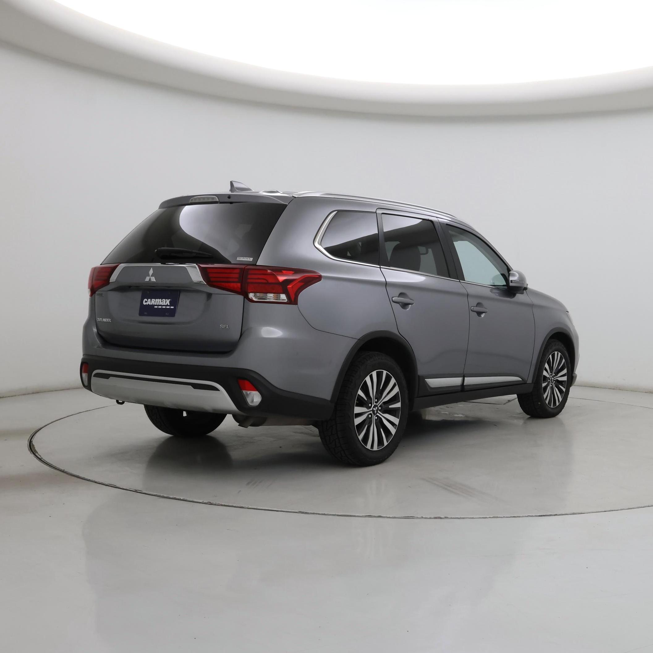 Thumbnail: 2020 Mitsubishi Outlander - 8