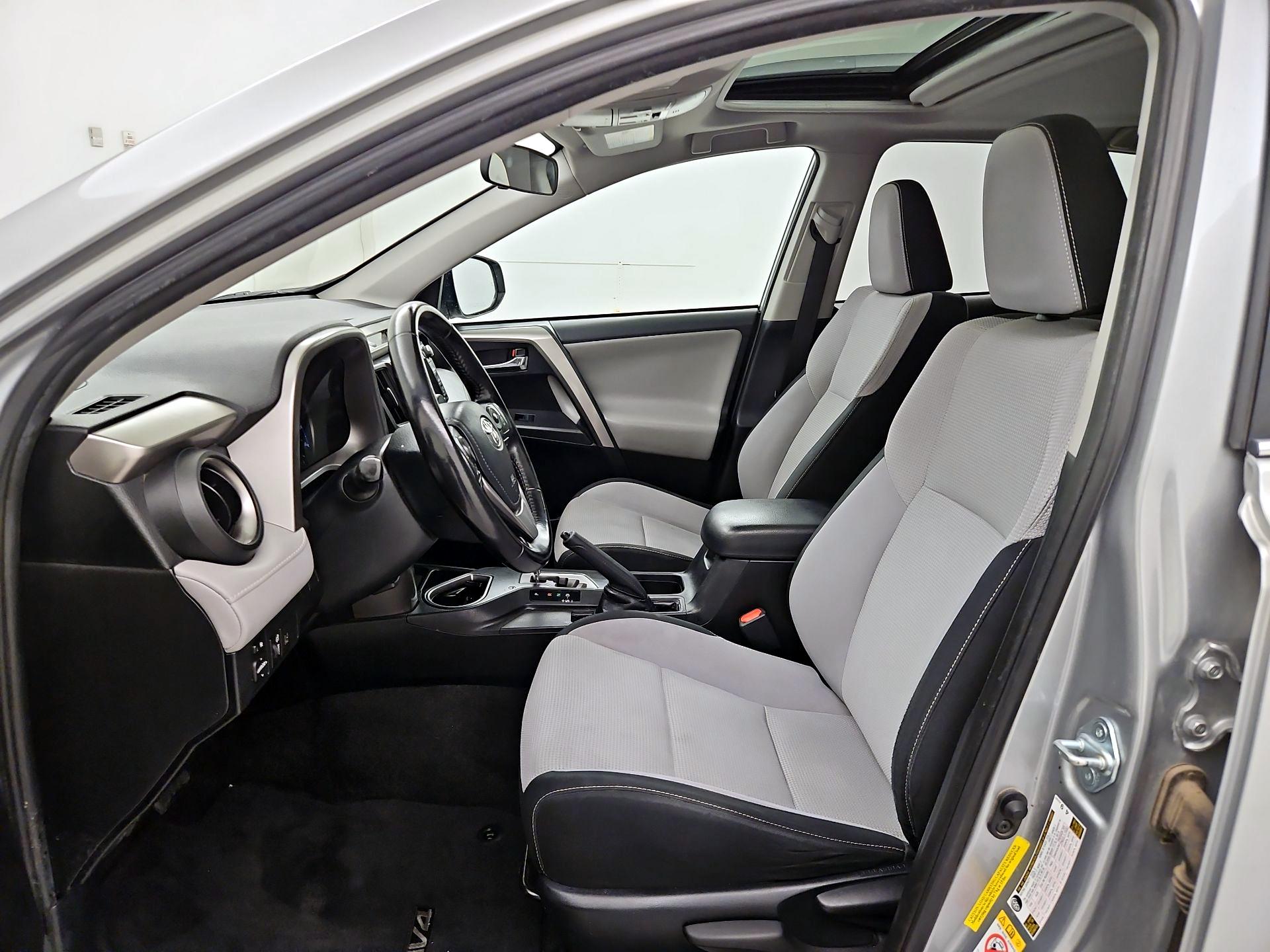 Thumbnail: 2018 Toyota RAV4 - 11