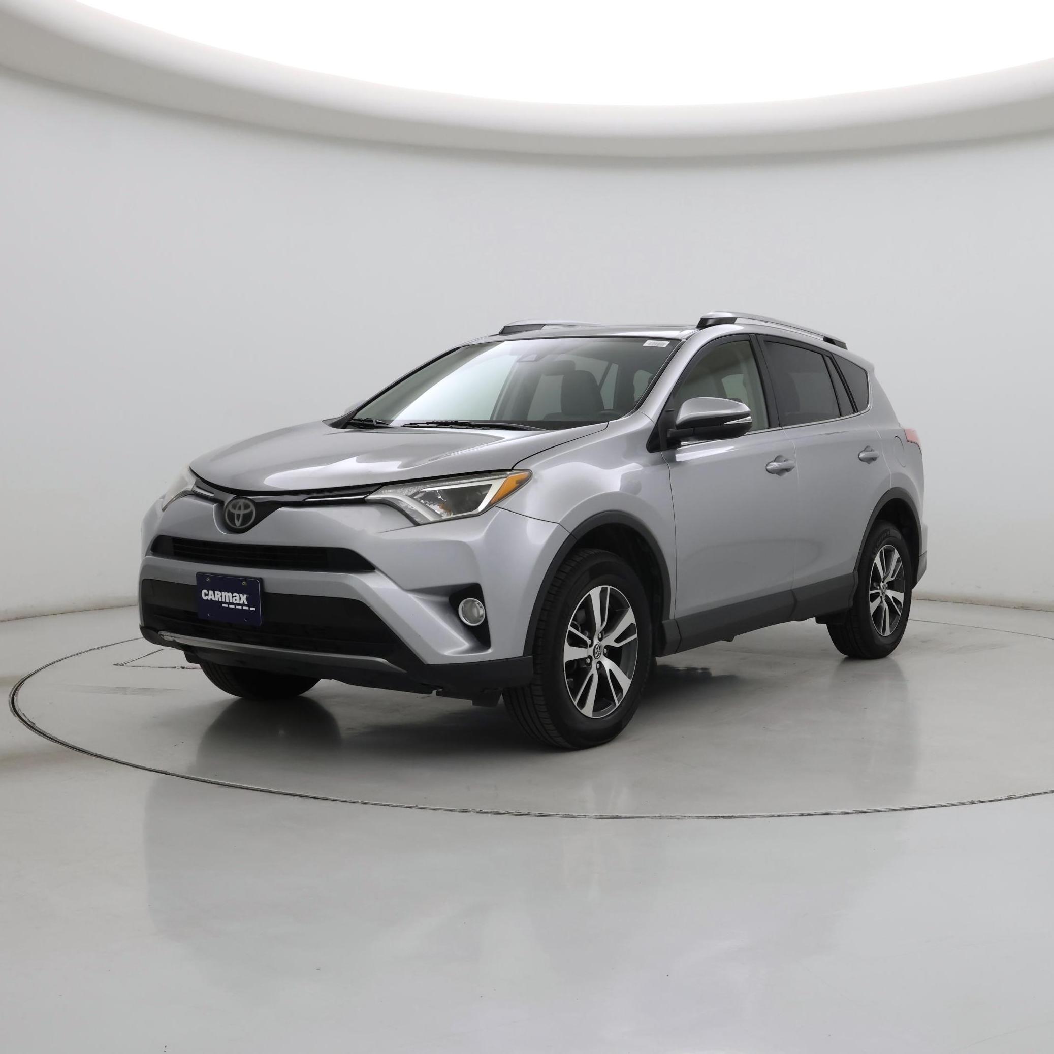 Thumbnail: 2018 Toyota RAV4 - 4