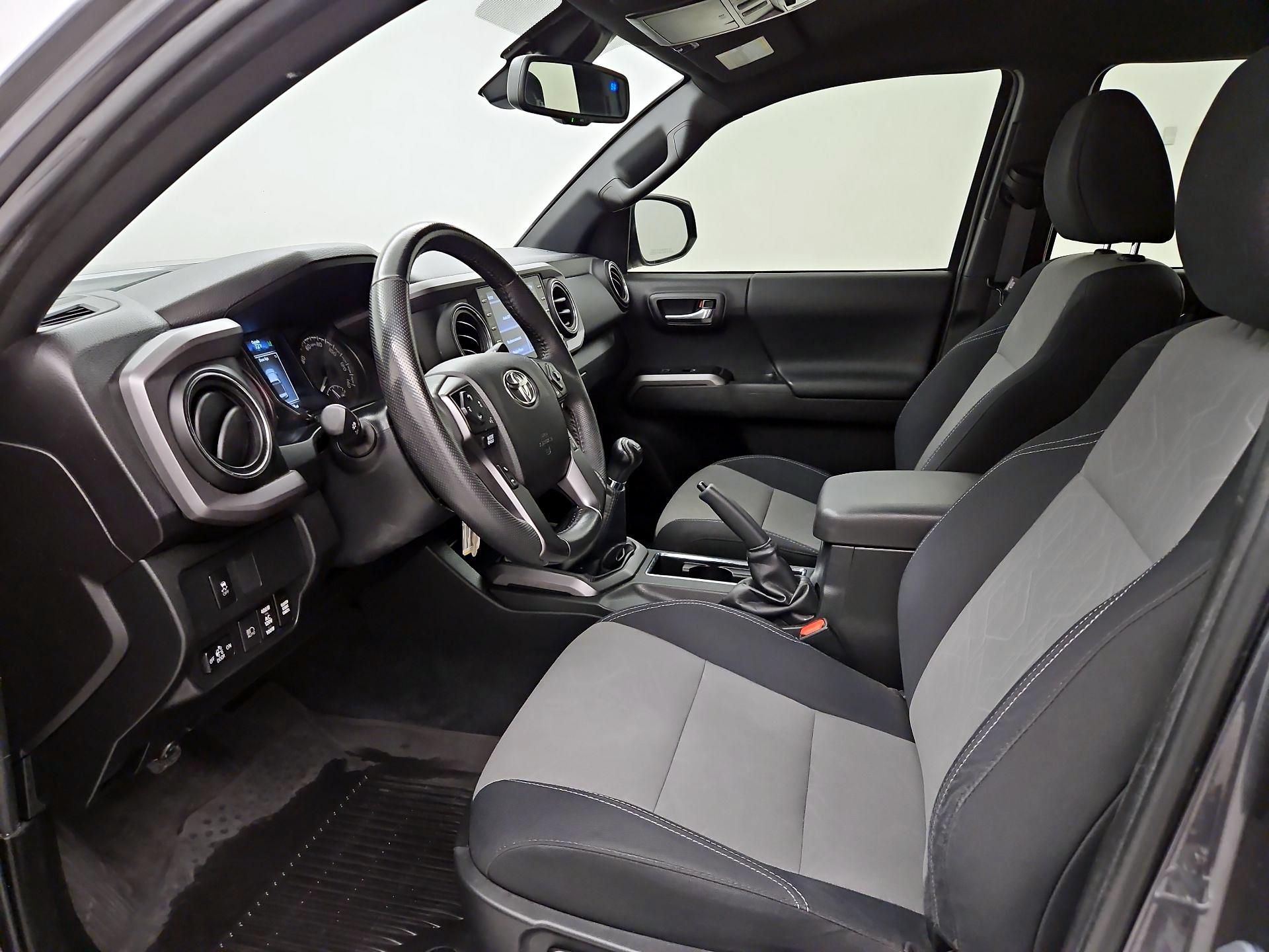 Thumbnail: 2022 Toyota Tacoma - 11