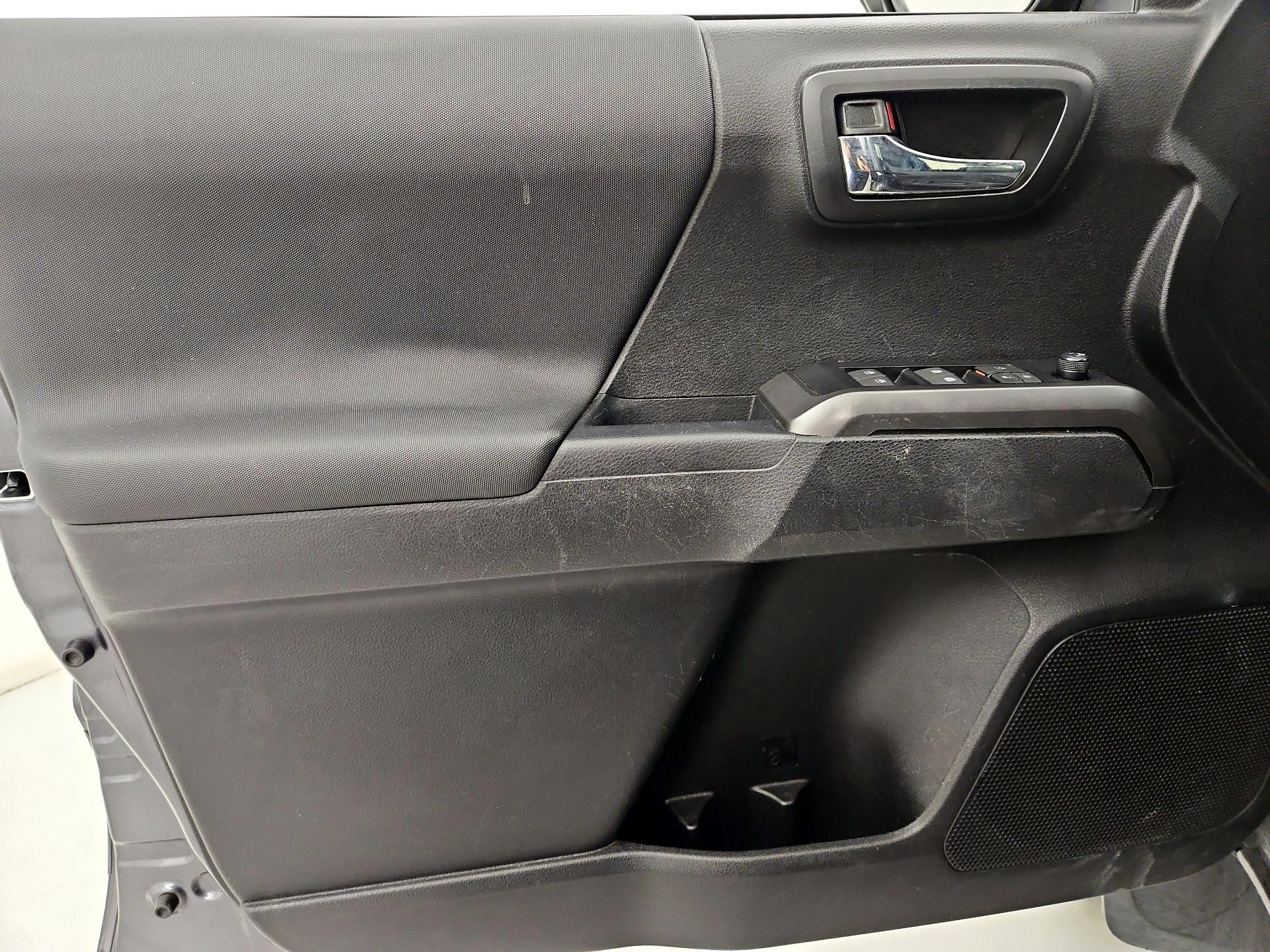 Thumbnail: 2022 Toyota Tacoma - 12