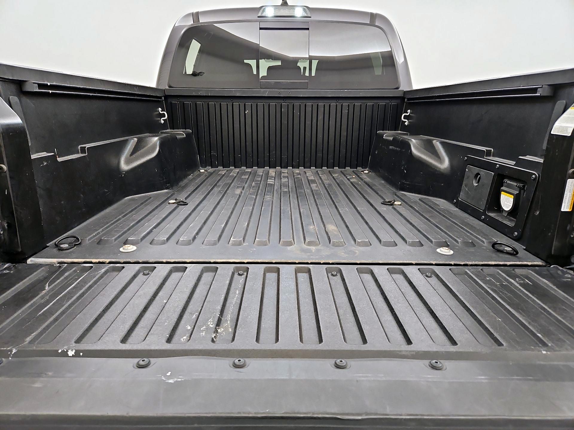 Thumbnail: 2022 Toyota Tacoma - 20