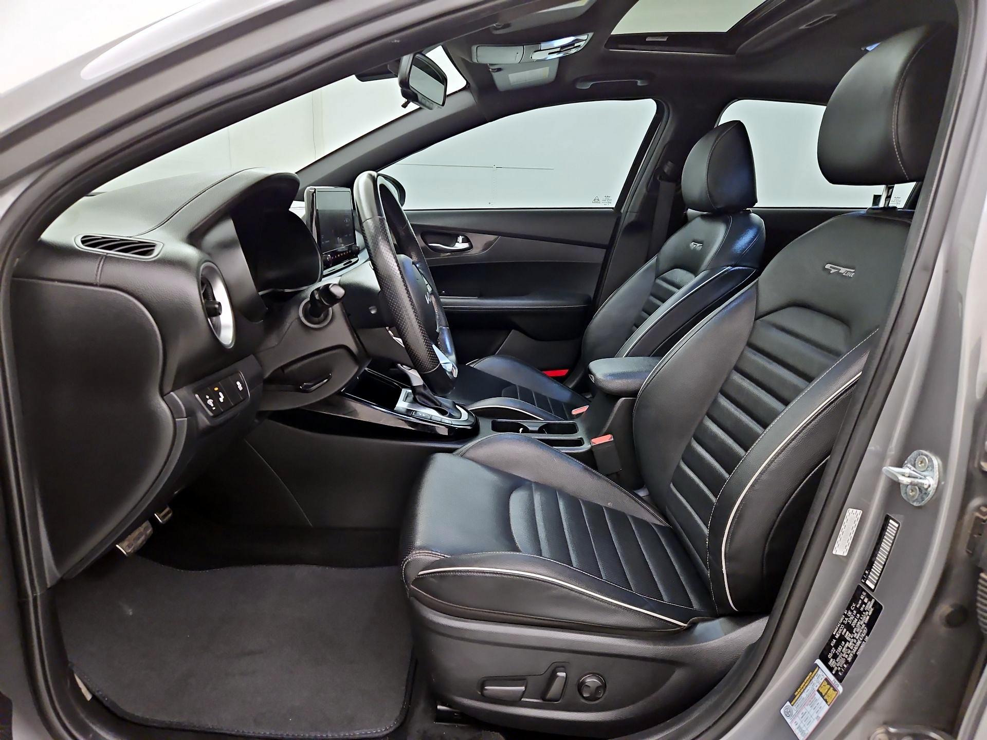 Thumbnail: 2022 Kia Forte - 11