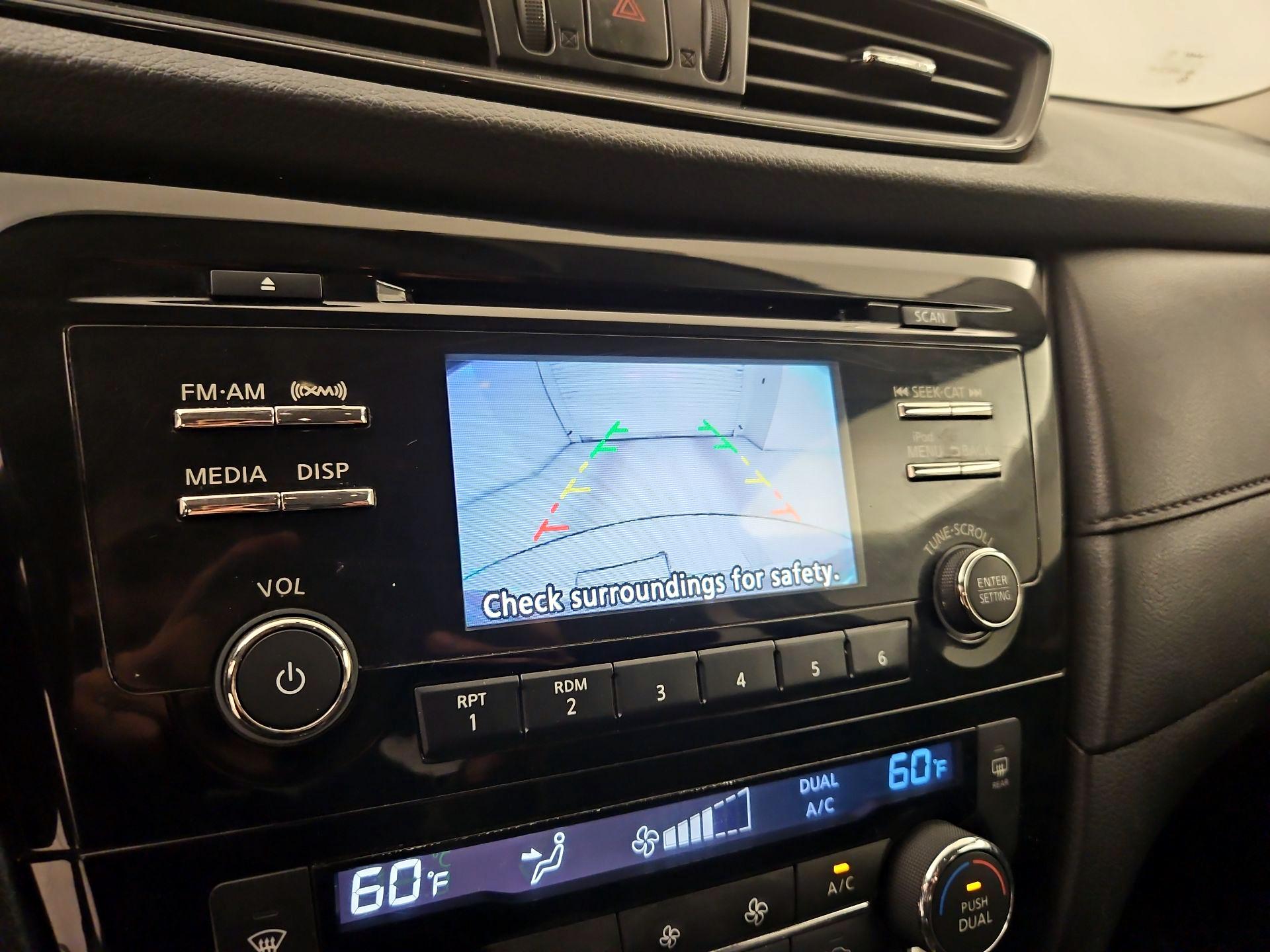 Thumbnail: 2017 Nissan Rogue - 14