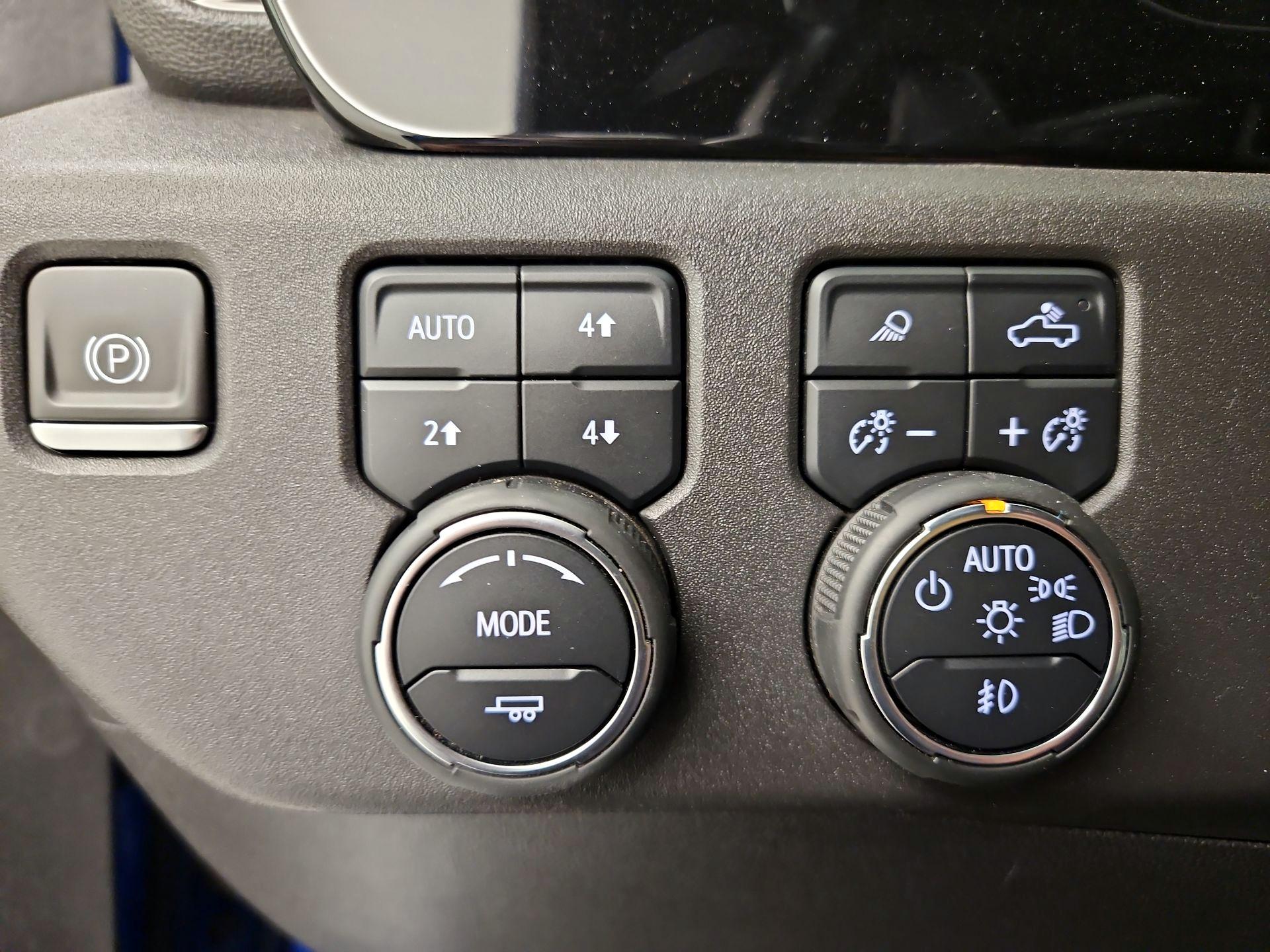 Thumbnail: 2022 Chevrolet Silverado 1500 - 13