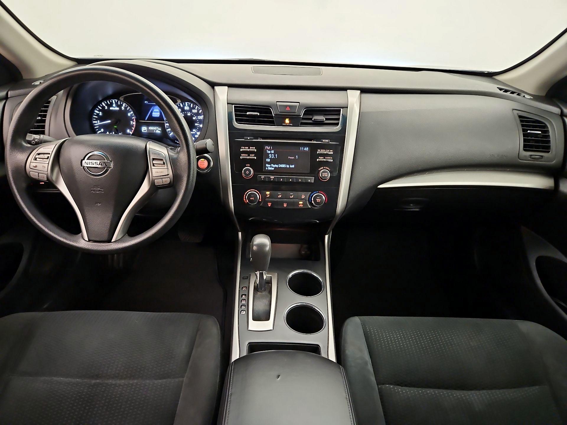 Thumbnail: 2015 Nissan Altima - 9