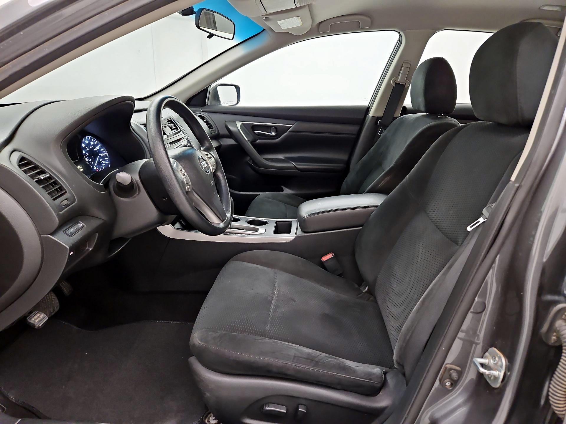 Thumbnail: 2015 Nissan Altima - 11