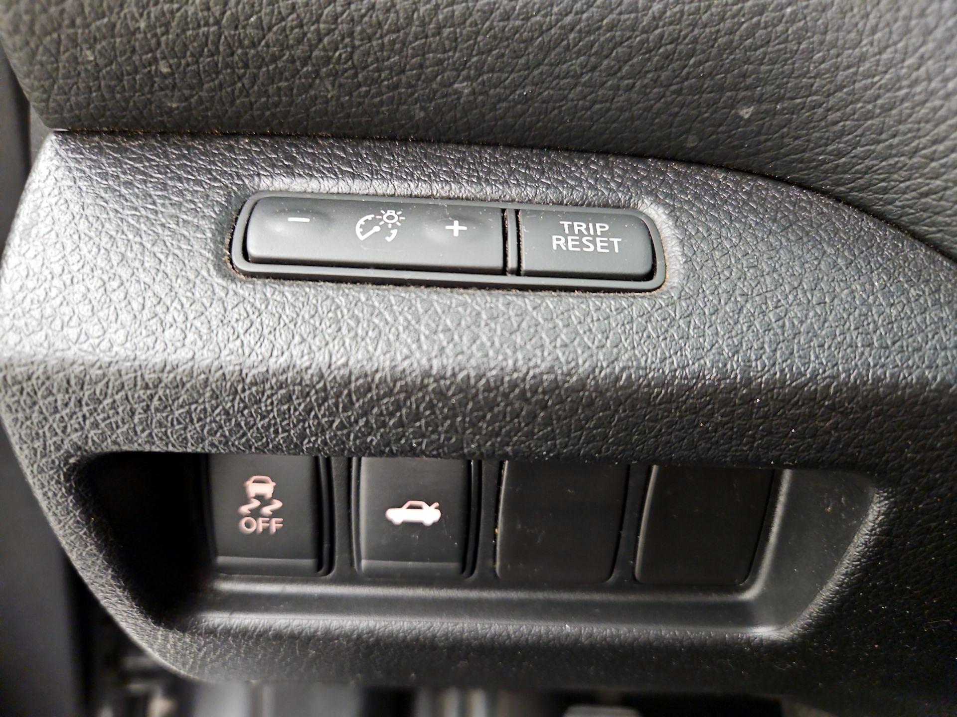 Thumbnail: 2015 Nissan Altima - 13