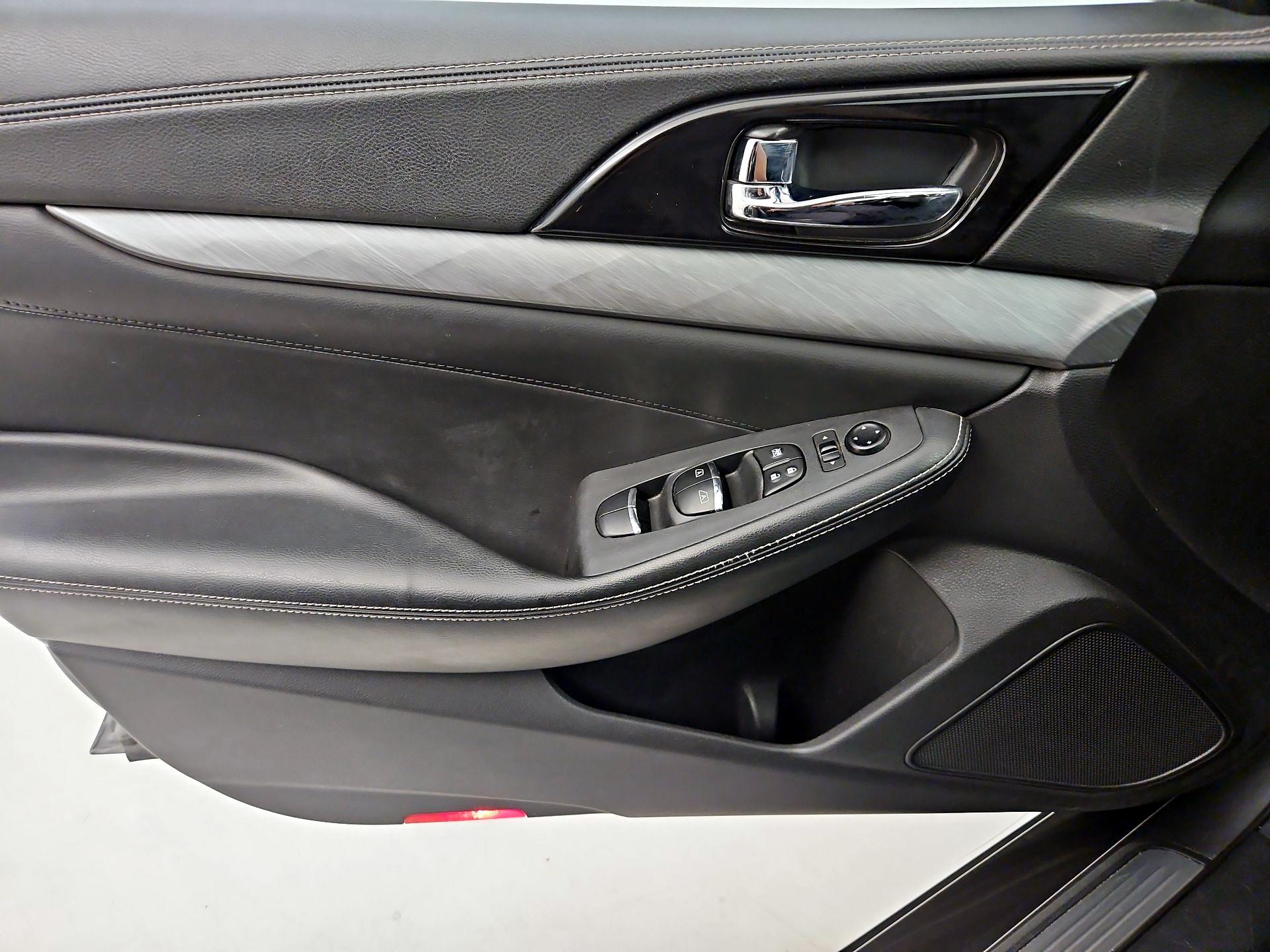 Thumbnail: 2016 Nissan Maxima - 12