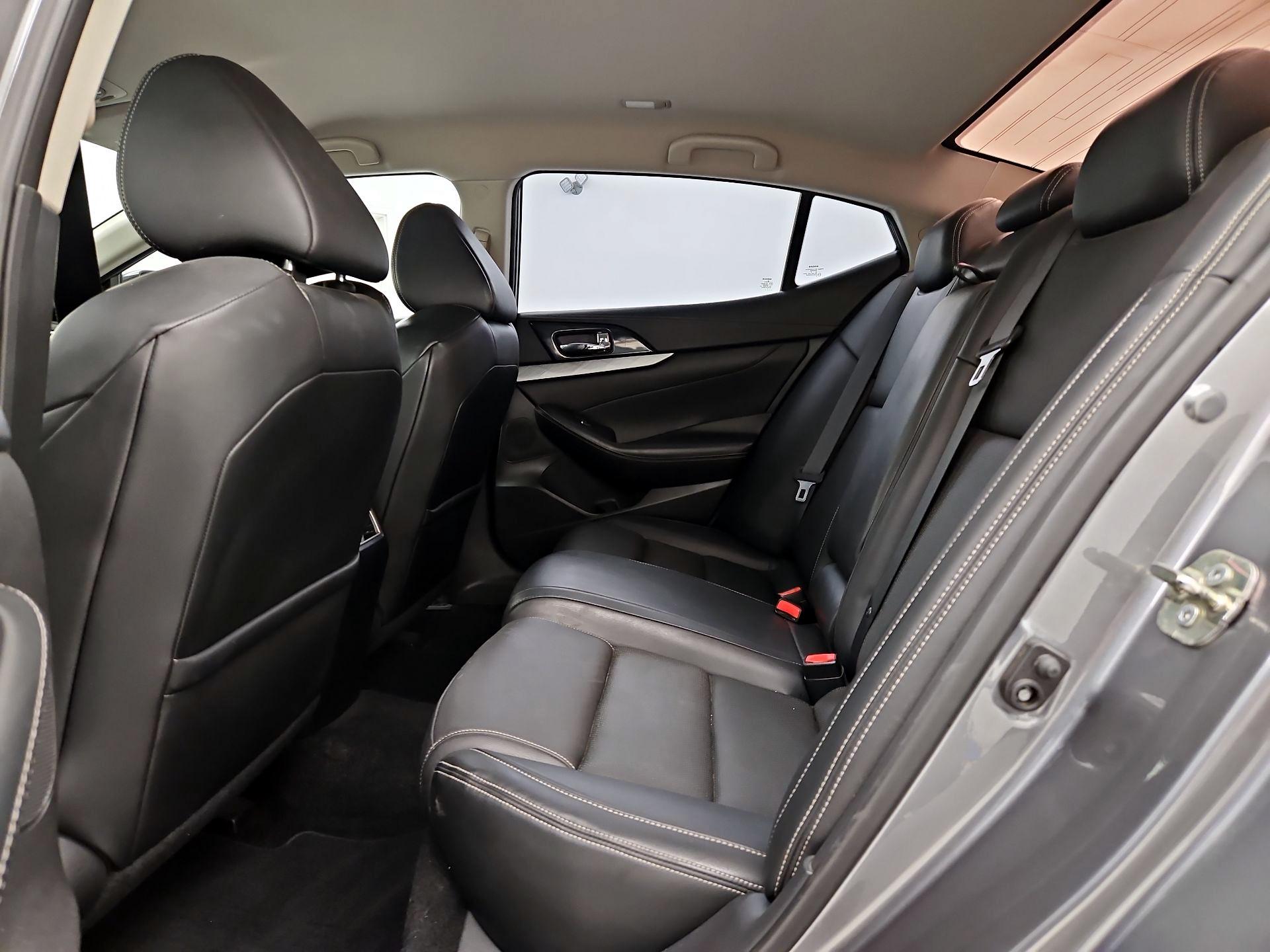 Thumbnail: 2016 Nissan Maxima - 20